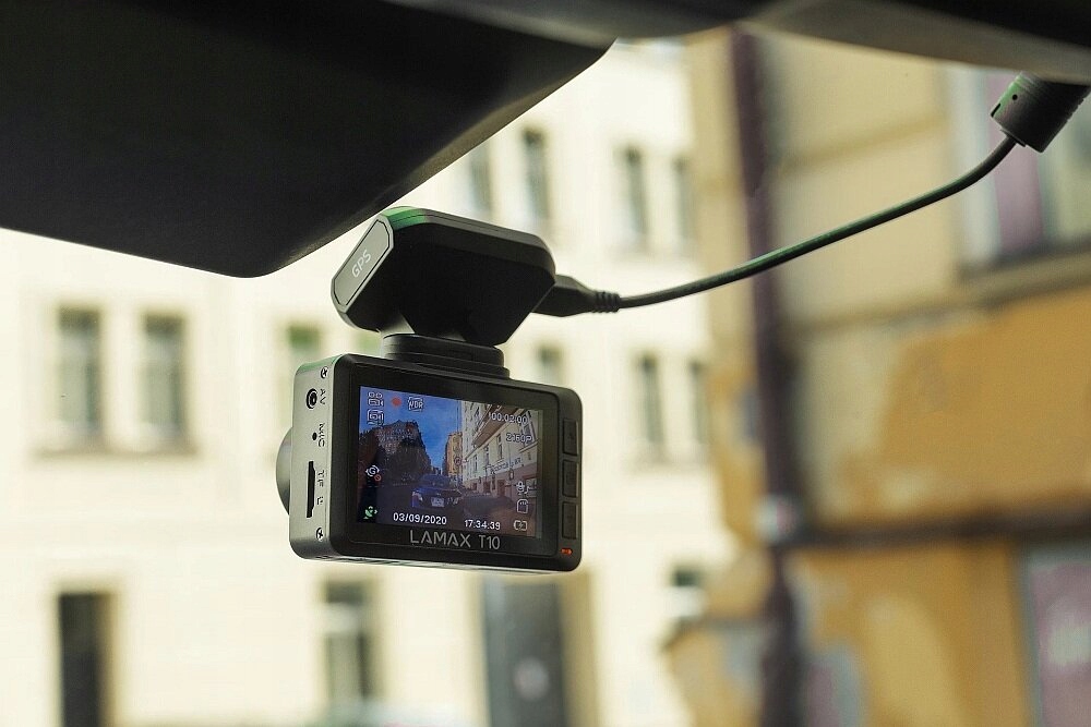 autokamera-lamax-4k-gps-wifi-hlasenie-radarov-g-senzor-real