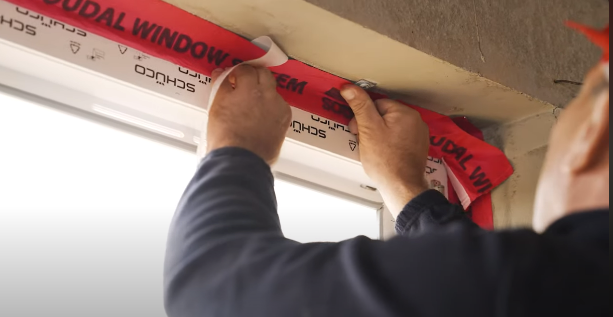 soudal-sws-plus-vnutorna-okenna-paska-90-30mb-cele-lepidlo-freeday-sk