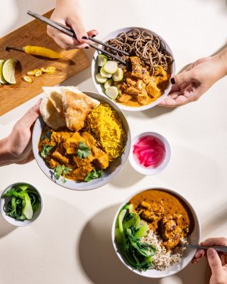 Co letos do jídelníčku zařadit víc barev? Jiné přílohy než rýži? Fermentovanou zeleninu? Semínka a ořechy?🙌🏼 My vás to...