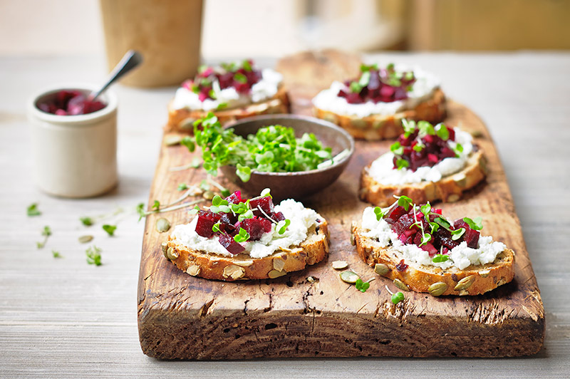 Beetroot-and-Goats-Cheese-Crostini