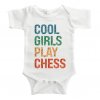 body Cool holky hrají šachy