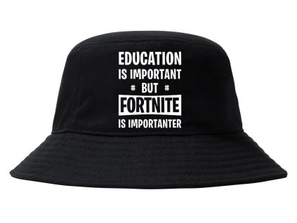 Klobúčik Vzdelanie je dôležité, ale Fortnite je dôležitejšie