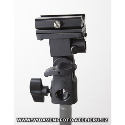 vyr 91drzak destniku a systemoveho blesku