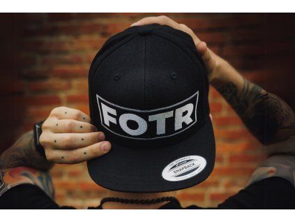 Černá kšiltovka FOTR snapback pro tátu