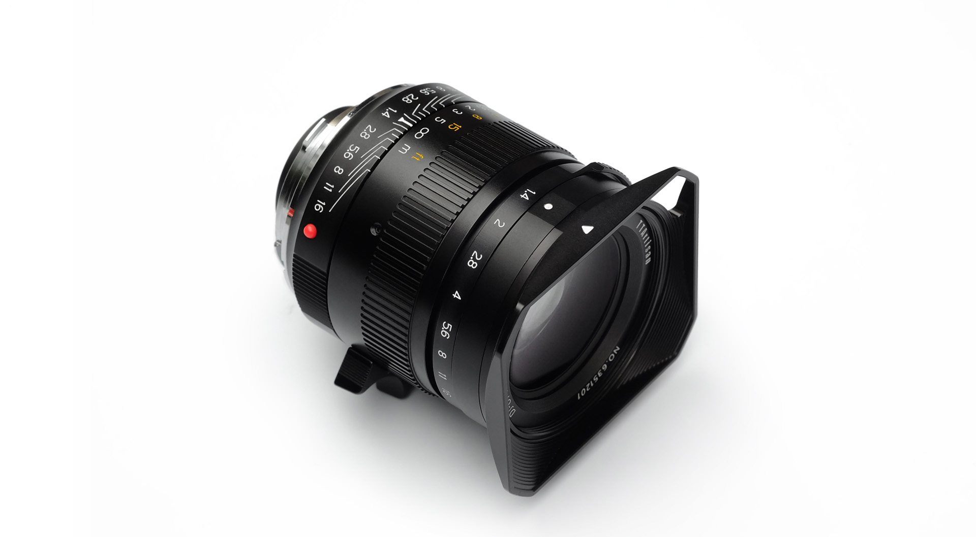 TTARTISAN 35 mm f/1,4 pro Leica M + GFX adaptér