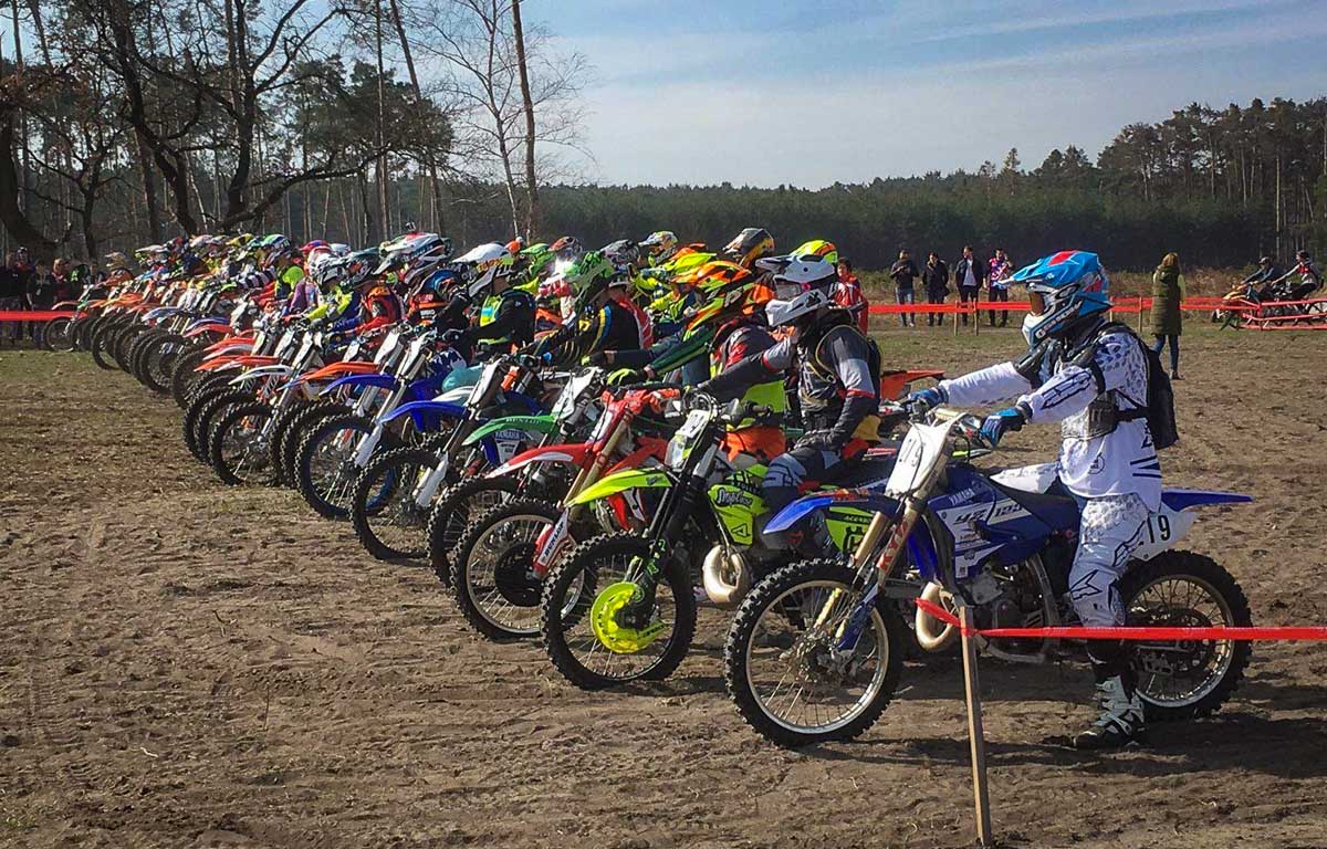 Husqvarna TE300i na pieskovom kantráči v Borskom Mikuláši