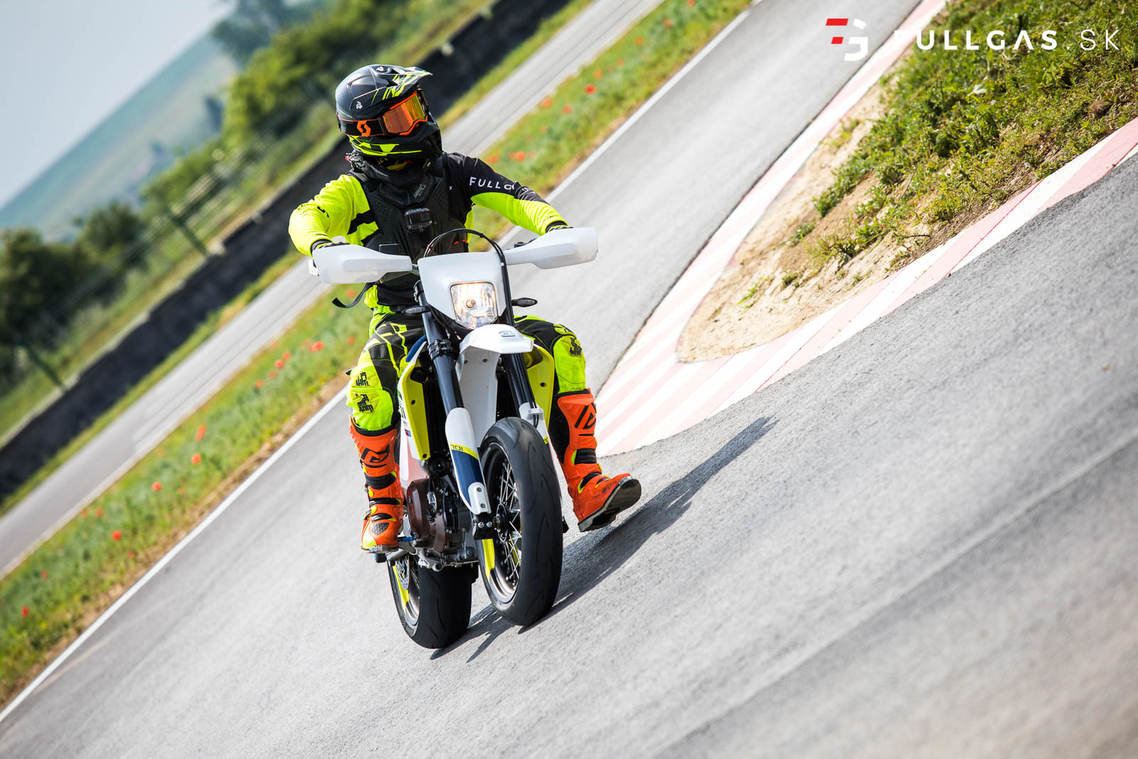 Husqvarna 701 Supermoto a Enduro – otestované, ako sa patrí