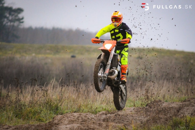 ktm_exc_300_2018_fullgas.sk_0003-1024x680-640x480