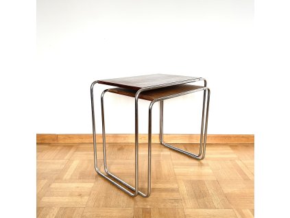 Funkcionalistické hnízdové stolky | Nesting side tables