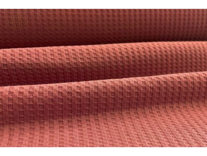 červenohnědá vaflovina