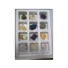 Box mit Mineralien - rohe Natursteine