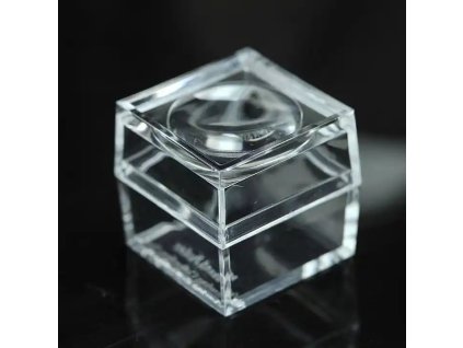 Transparente Box mit Lupe