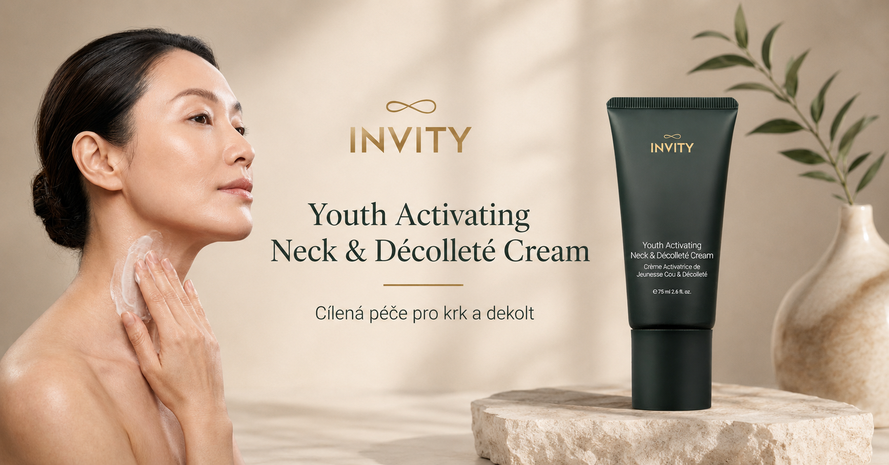 INVITY Youth Activating Neck & Décolleté Cream – luxusní banner s ženou aplikující krém na krk a s produktem na světlém kamenném podstavci.