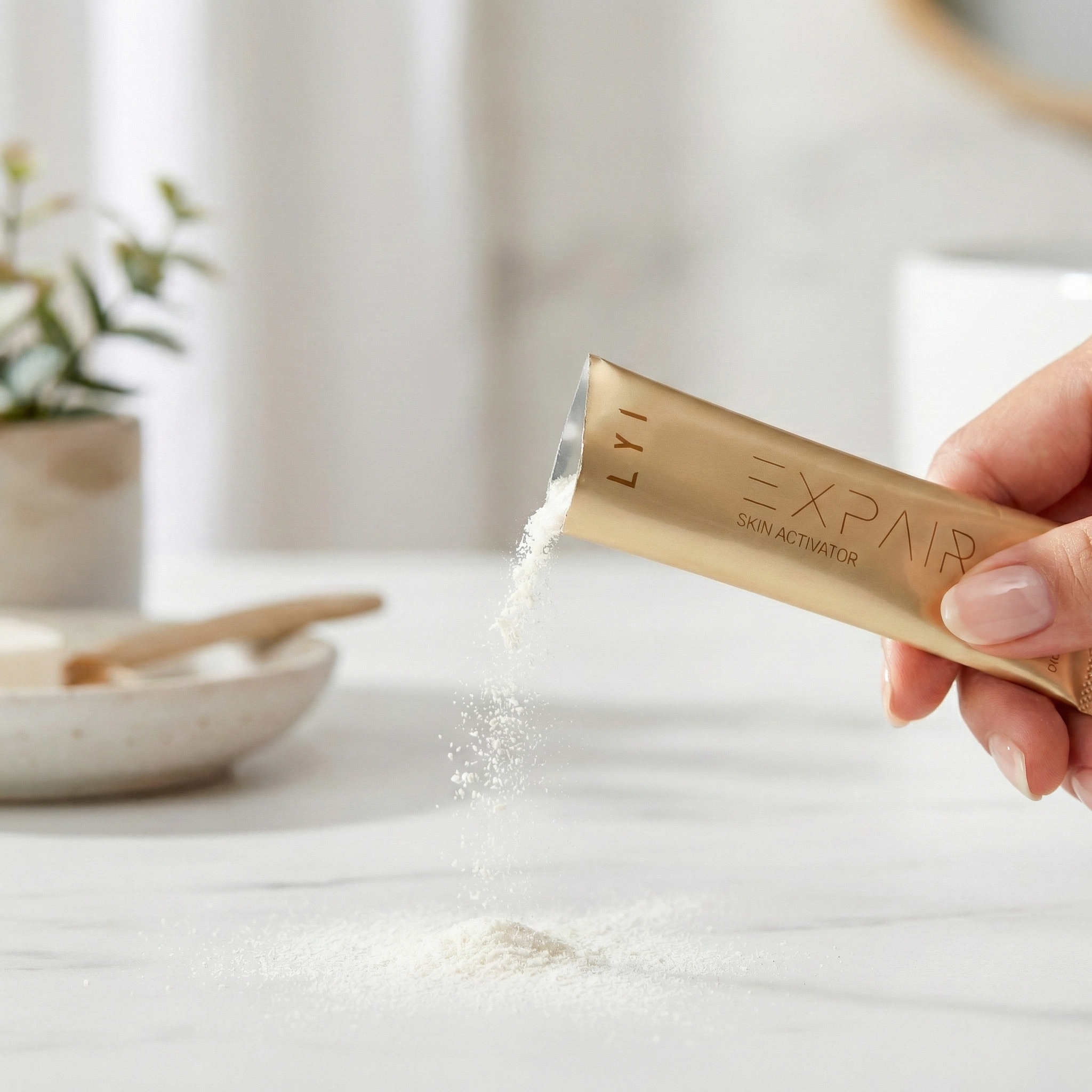 LYI Expair Skin Activator s astaxanthinem pro antioxidační podporu pokožky