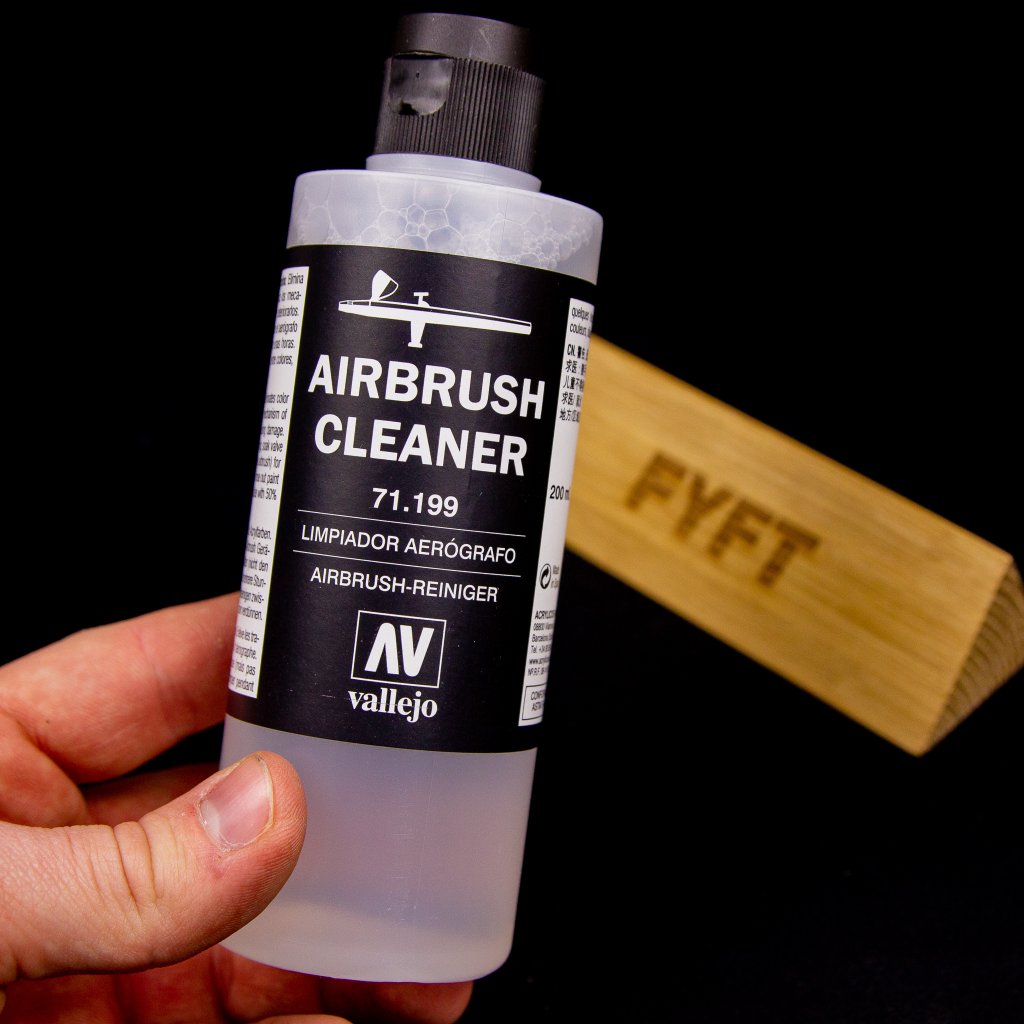 Vallejo 71.199 Airbrush Cleaner 200ml - čistící prostředek