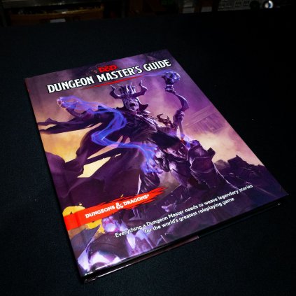 D&D Dungeon Master's guide 5E (Dungeons and Dragons)