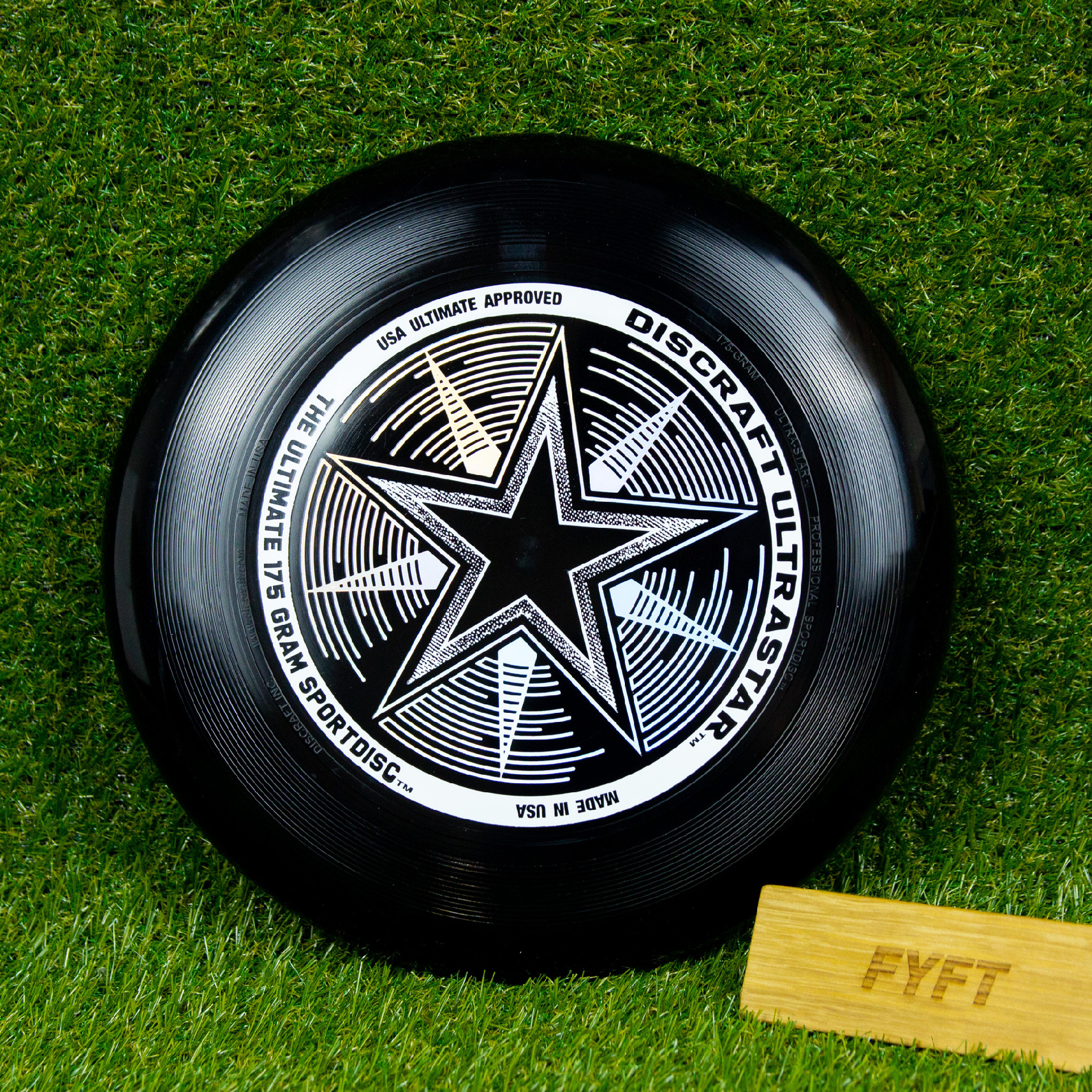 Discraft Ultrastar frisbee 175g na Ultimate Barva: Černá