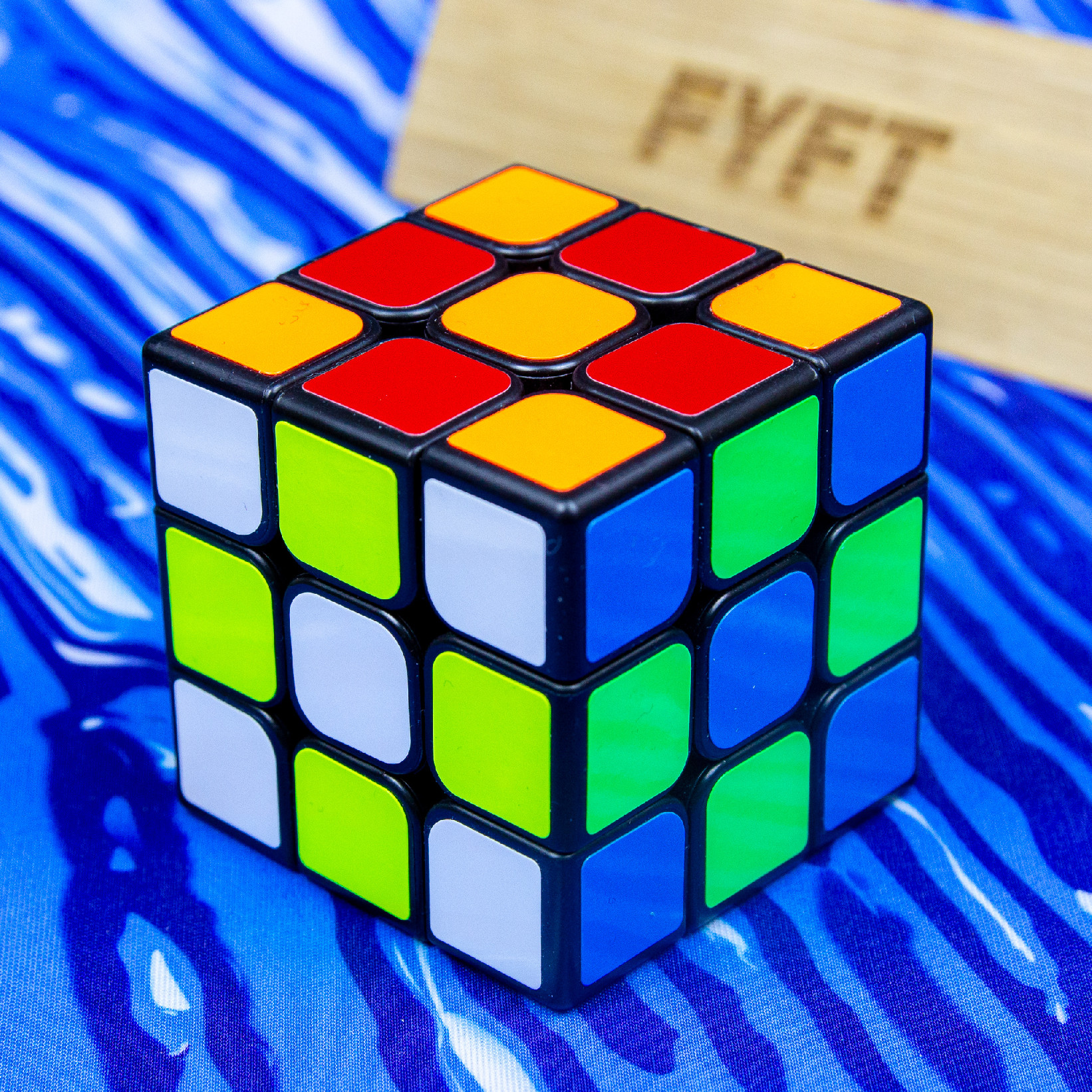 Rubikova kostka 3x3x3 GuanLong YongJun na speedcubing Barva: Černá