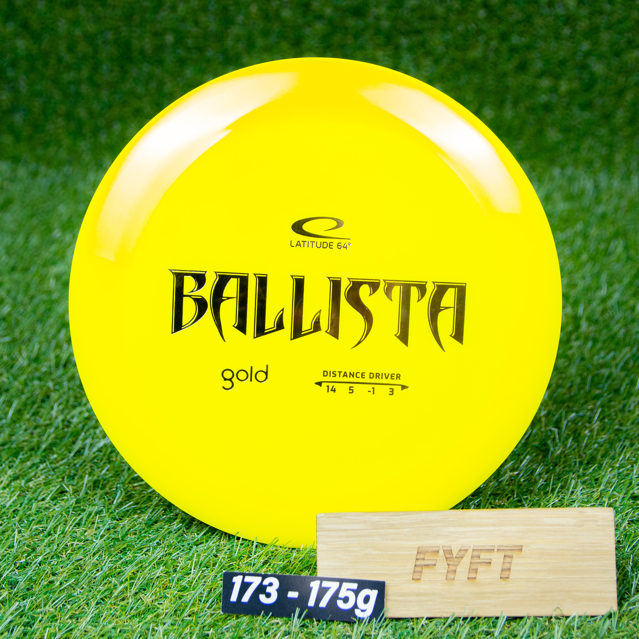 BALLISTA - Gold (Latitude64) - jeden z nejrychlejších discgolf distance driverů Barva: Žlutá 173-175g