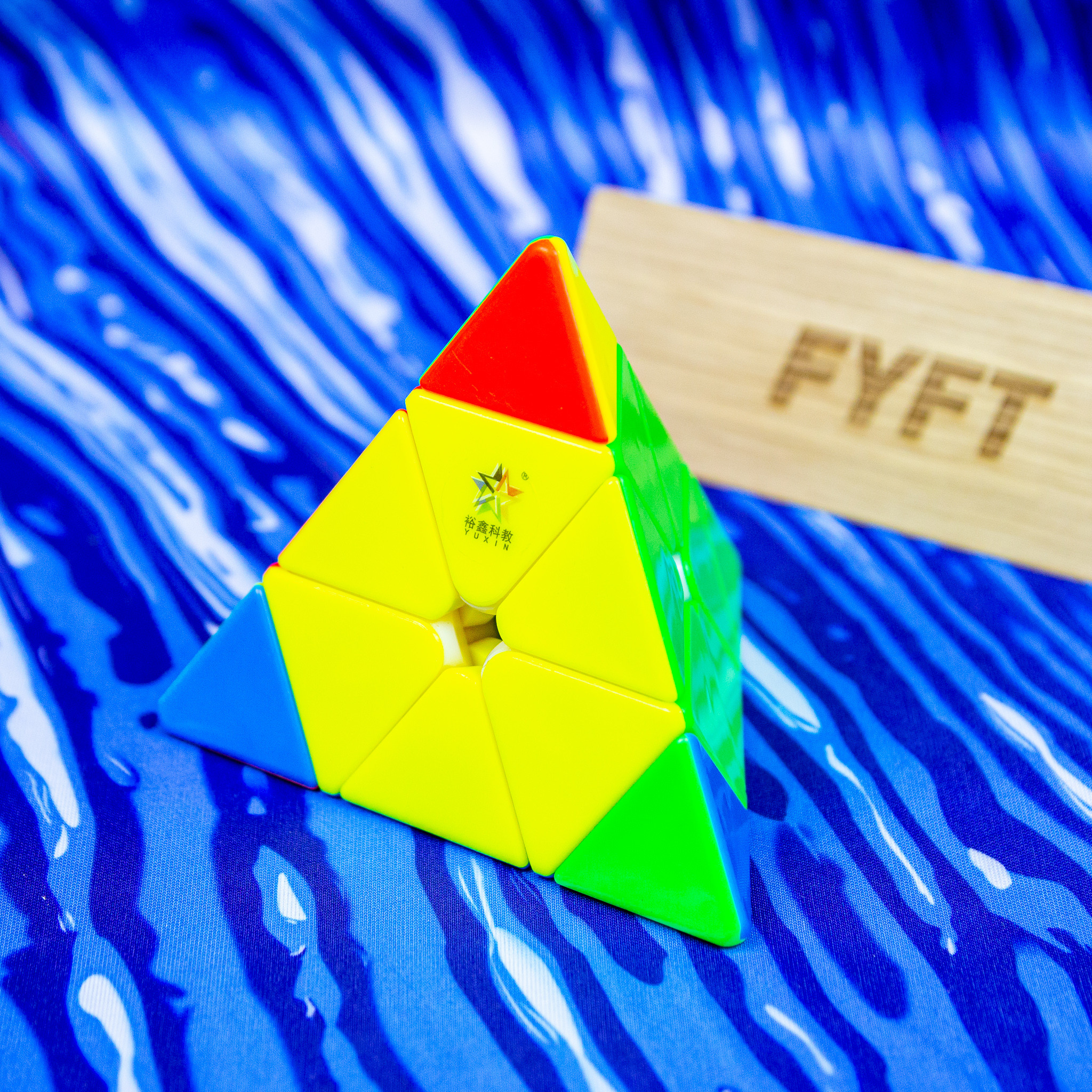Pyraminx YuXin Little Magic - (pyramida hlavolam) Barva: Stickerless