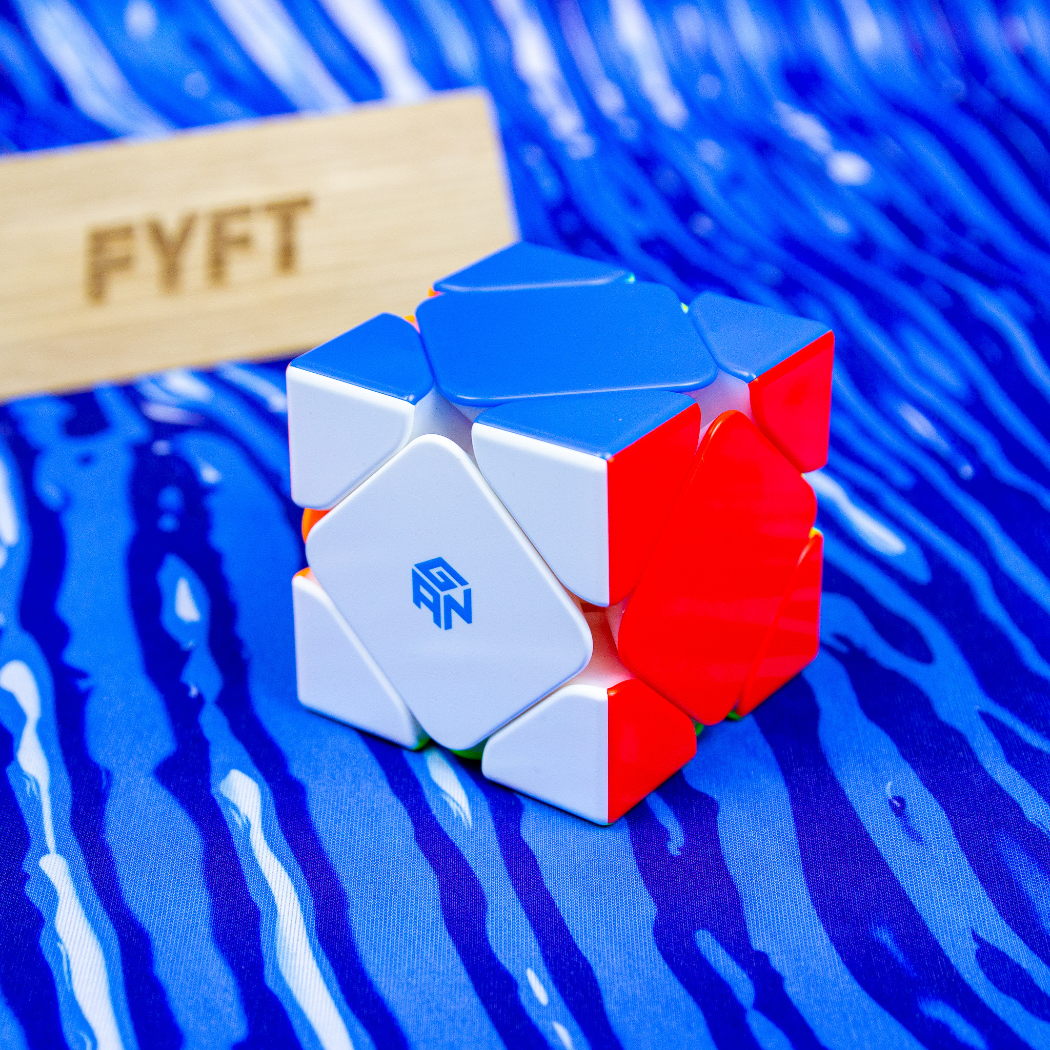 Hlavolam GAN Skewb M Enhanced na Speedcubing