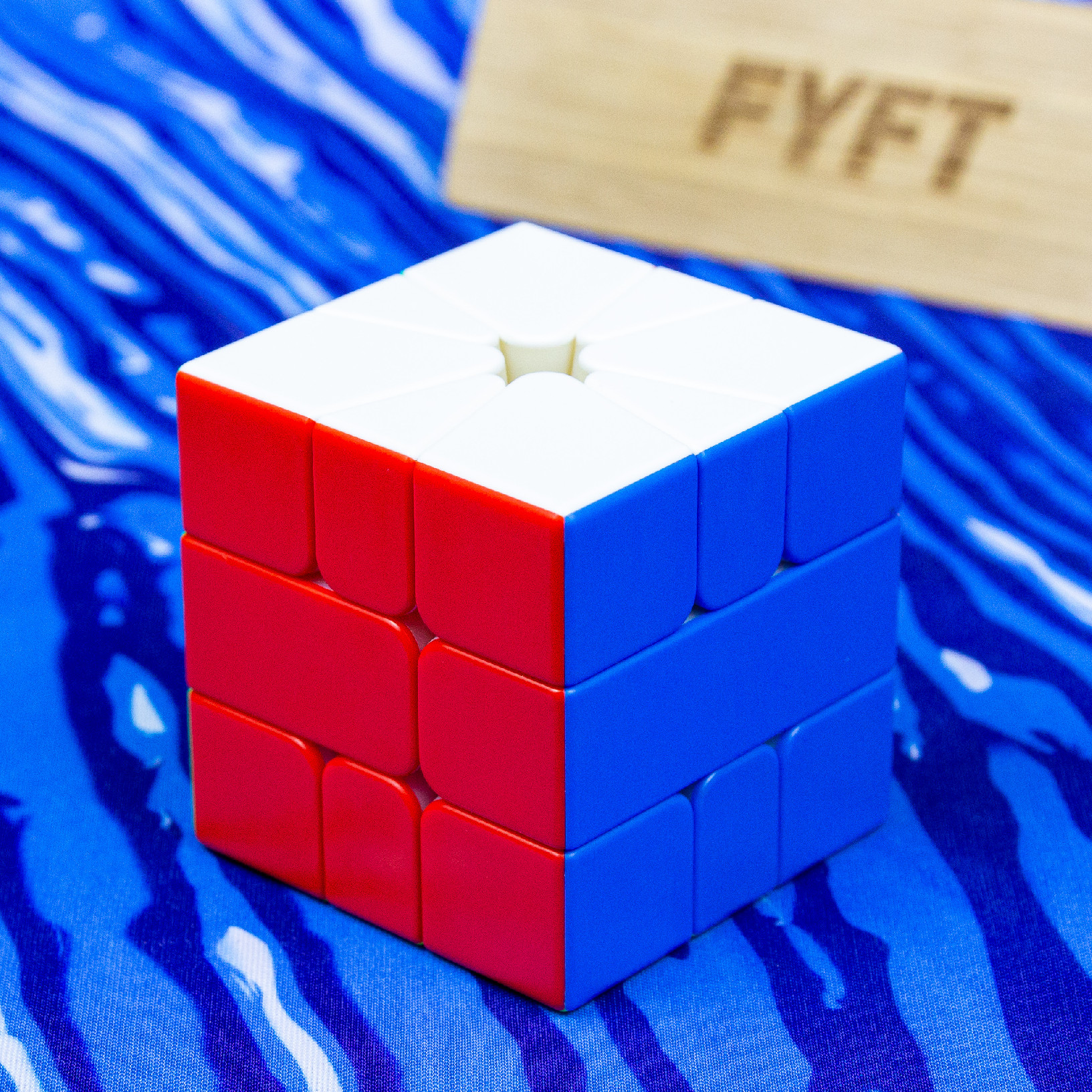 MGC Square-1(YJ) - magnetický hlavolam na variantu rubikovy kostky