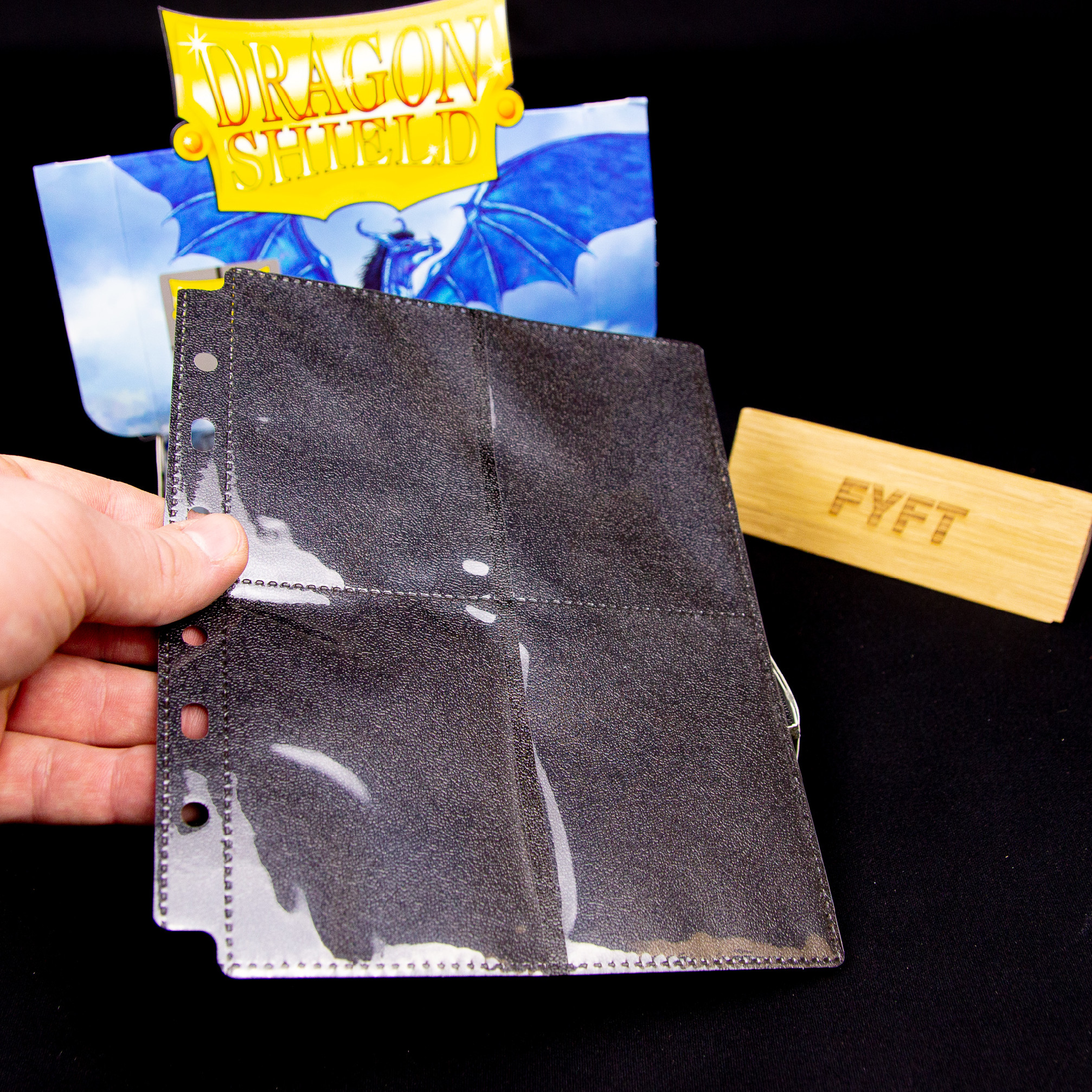 Dragon Shield 8 pocket page - Black sideloading