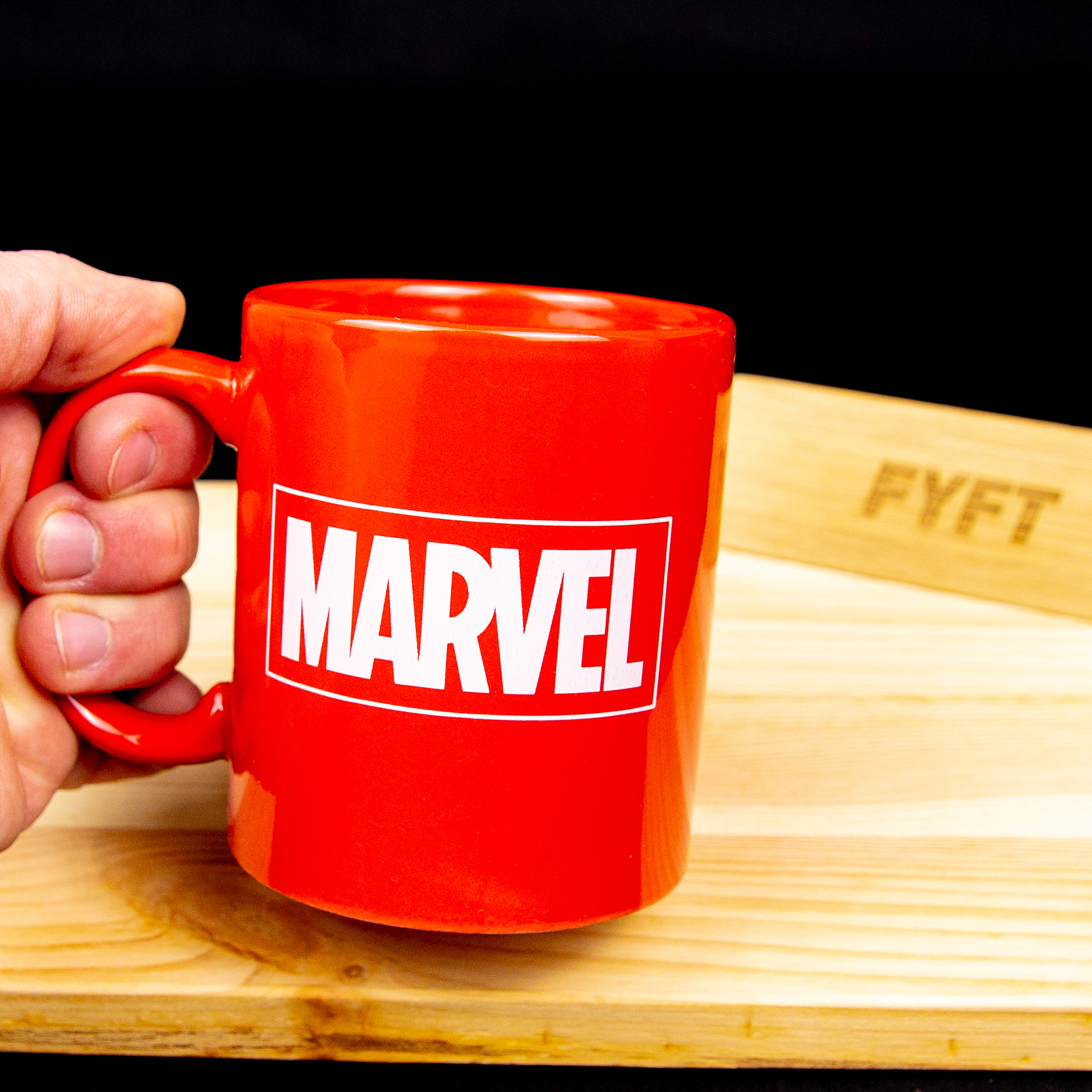 Hrnek Logo Marvel červený