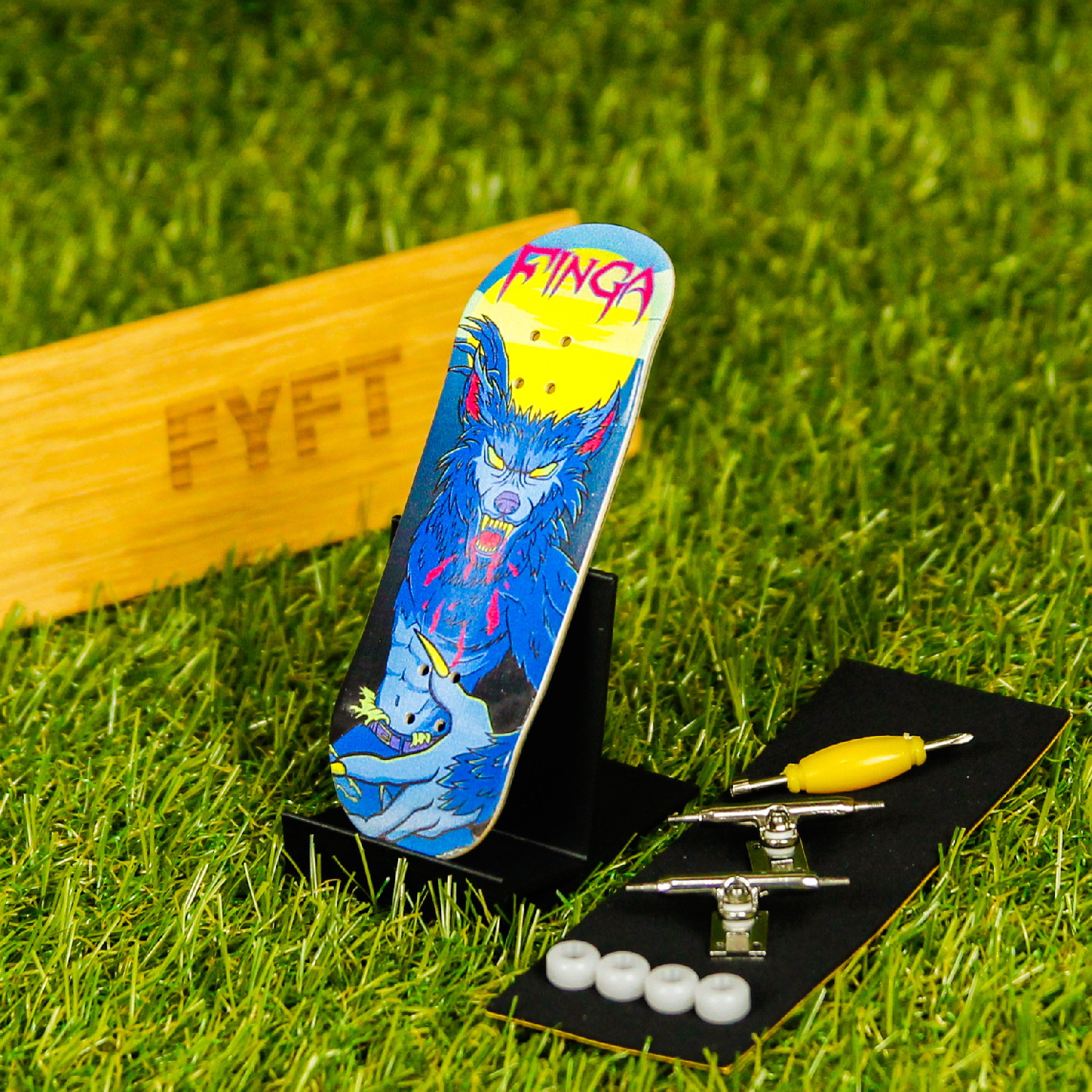 Dřevěný ručně vyráběný Fingerboard Komplet Design Pokročilí Varianta: Wolfman - chrom trucky