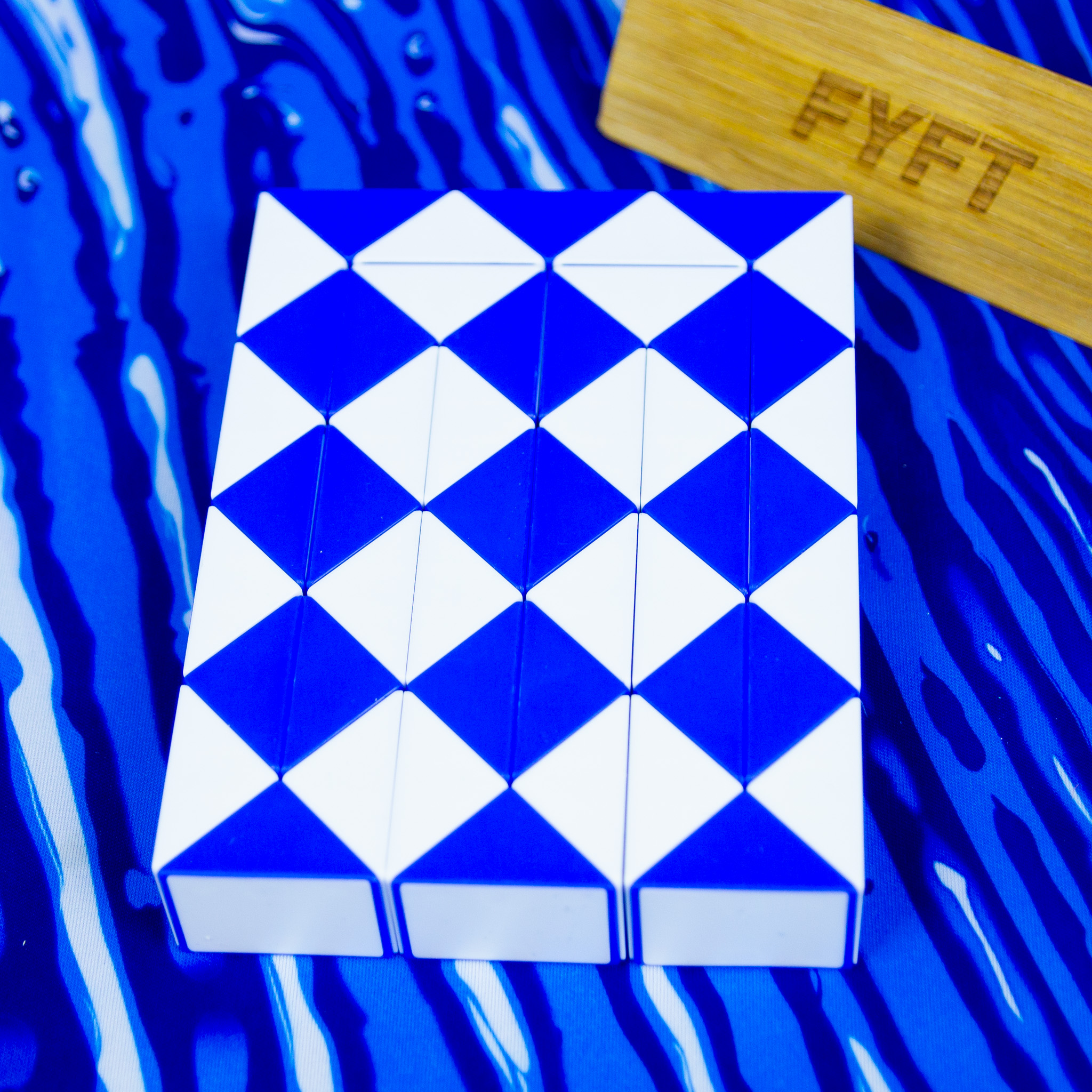 Rubikův had 48 - hlavolam Rubik twist Barva: Modrá