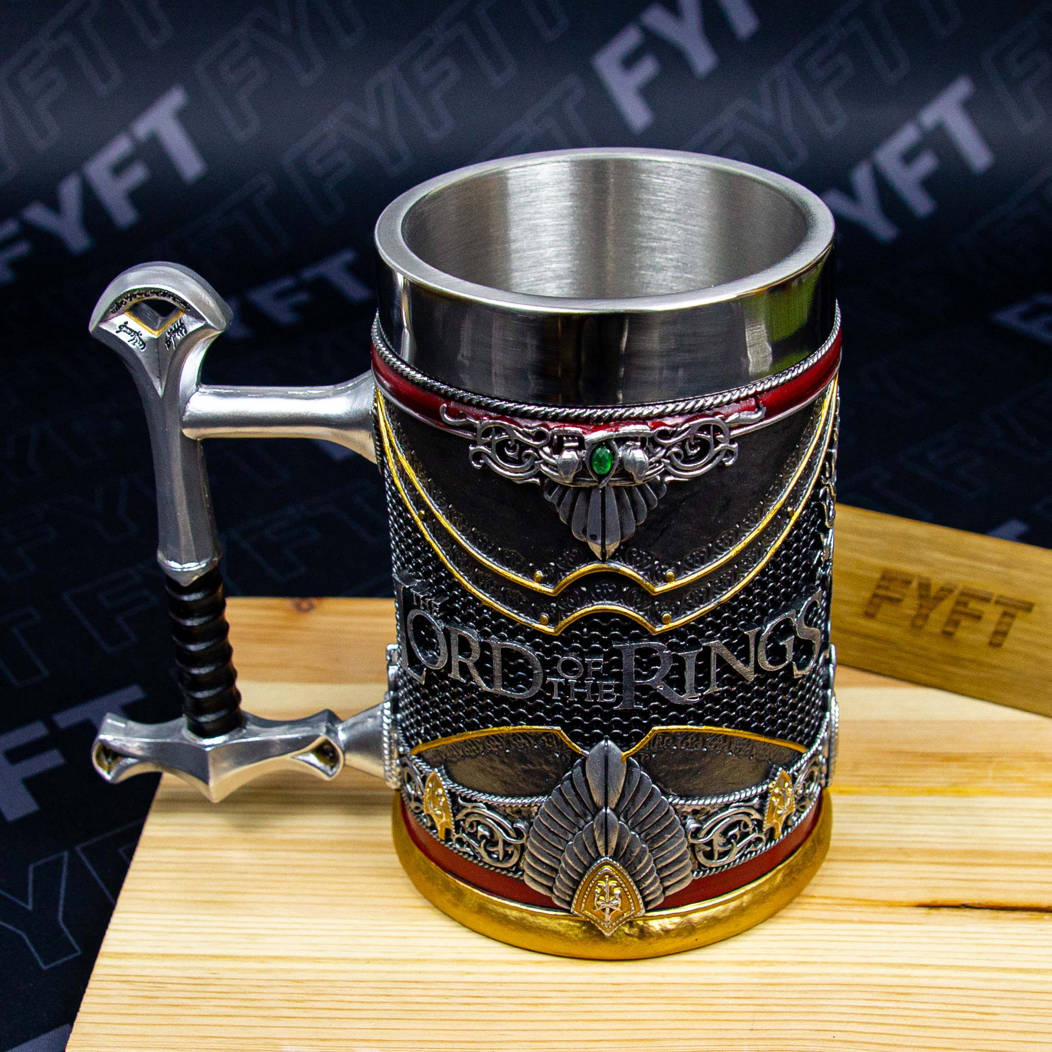 Korbel Pán prstenů - Aragorn (Nemesis Now) 550ml