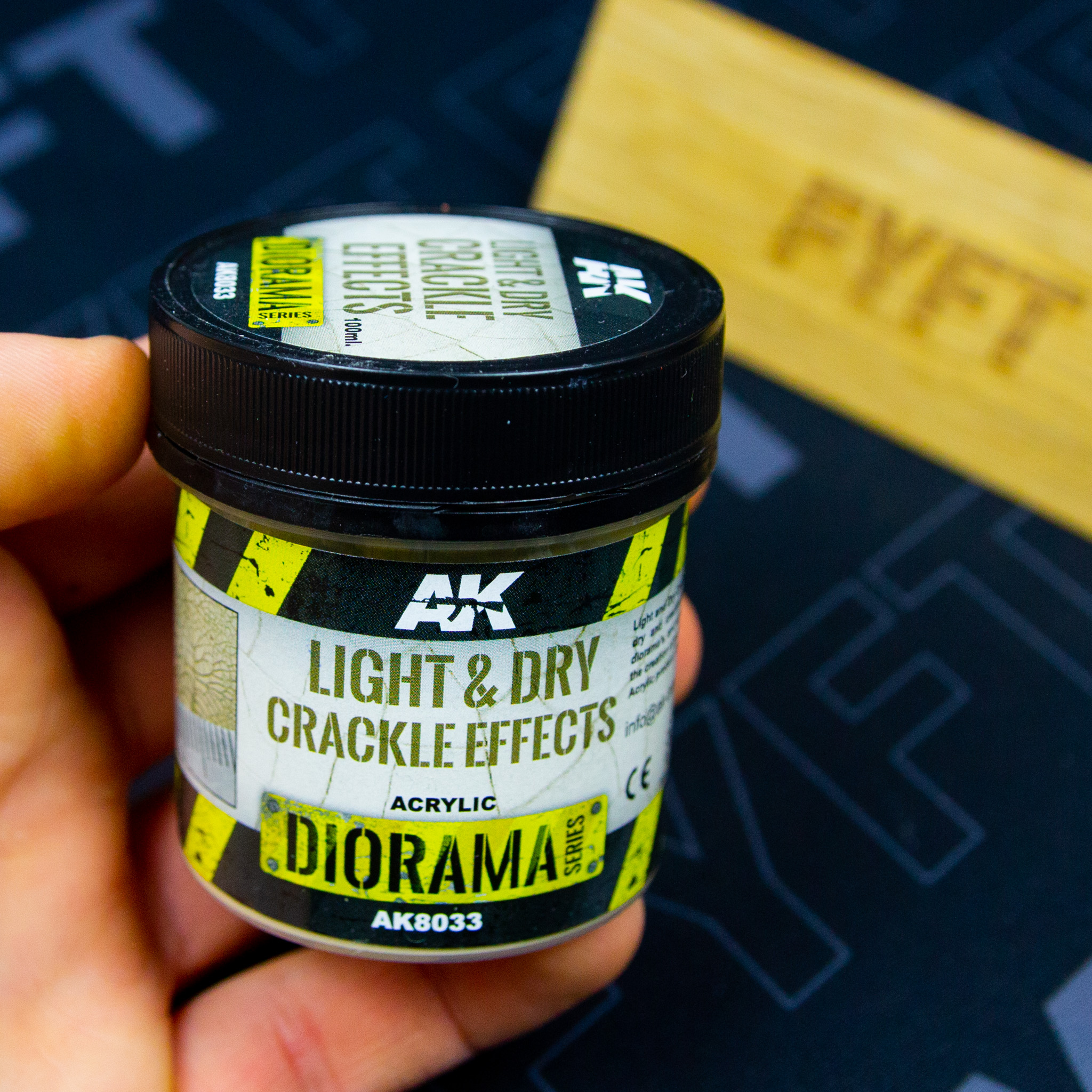 AK Diorama Series: Light & Dry Crackle Effects AK8033