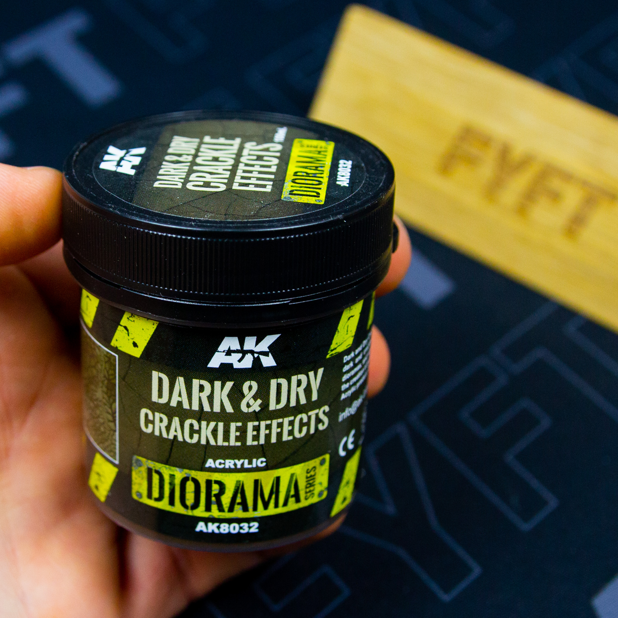 AK Diorama Series: Dark & Dry Crackle Effects AK8032