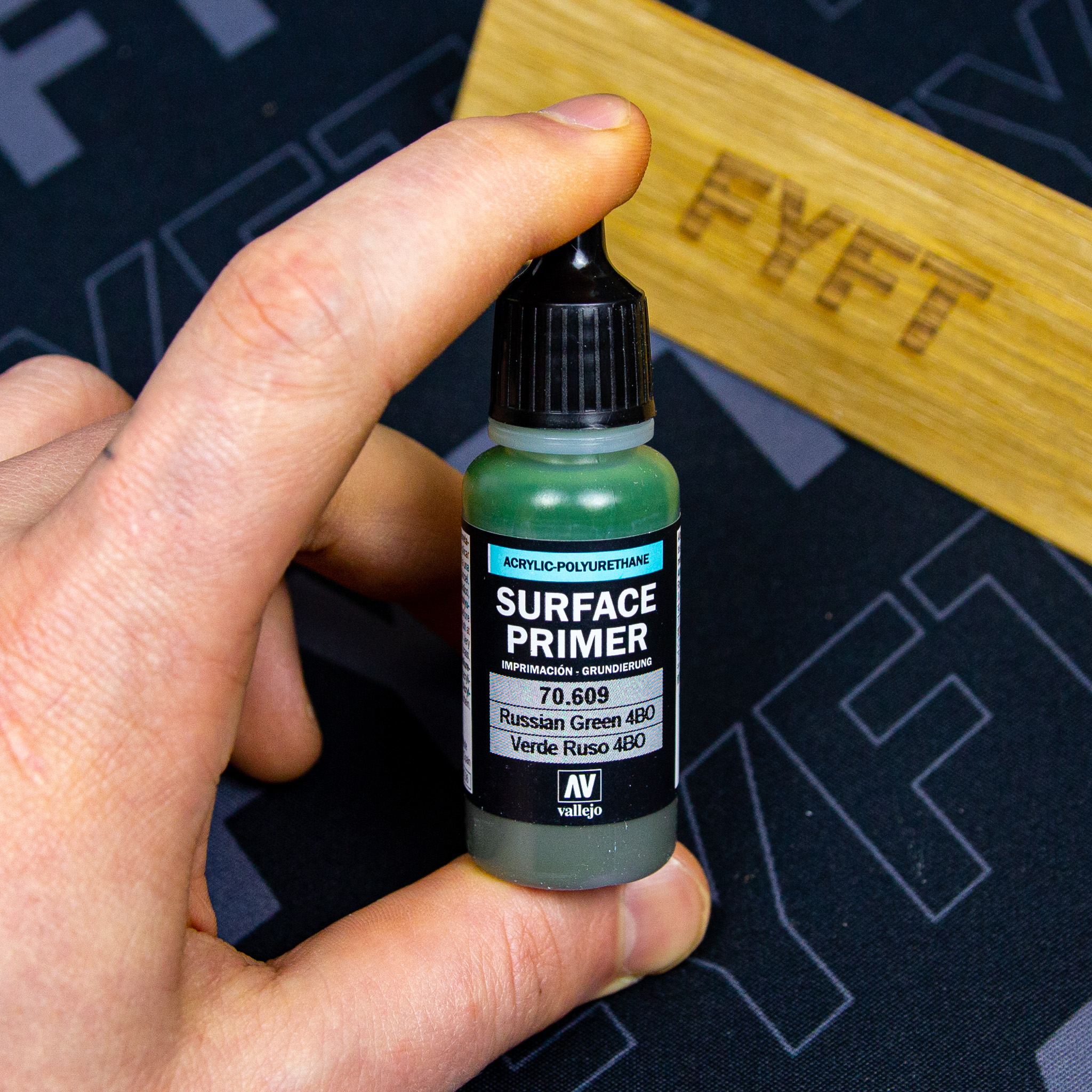 Vallejo Surface Primer 70.609 Russian Green 4BO 17ml
