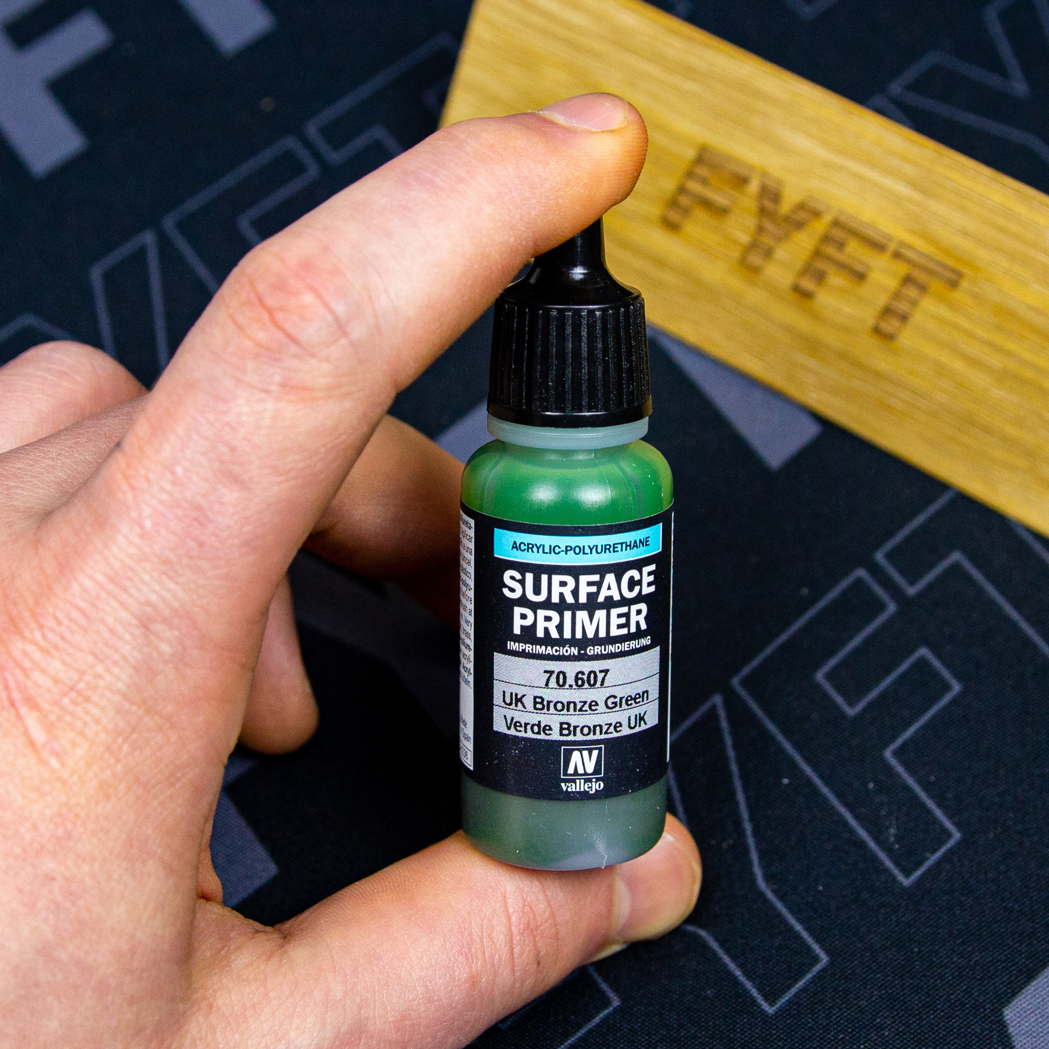 Vallejo Surface Primer 70607 UK Bronze Green 17ml