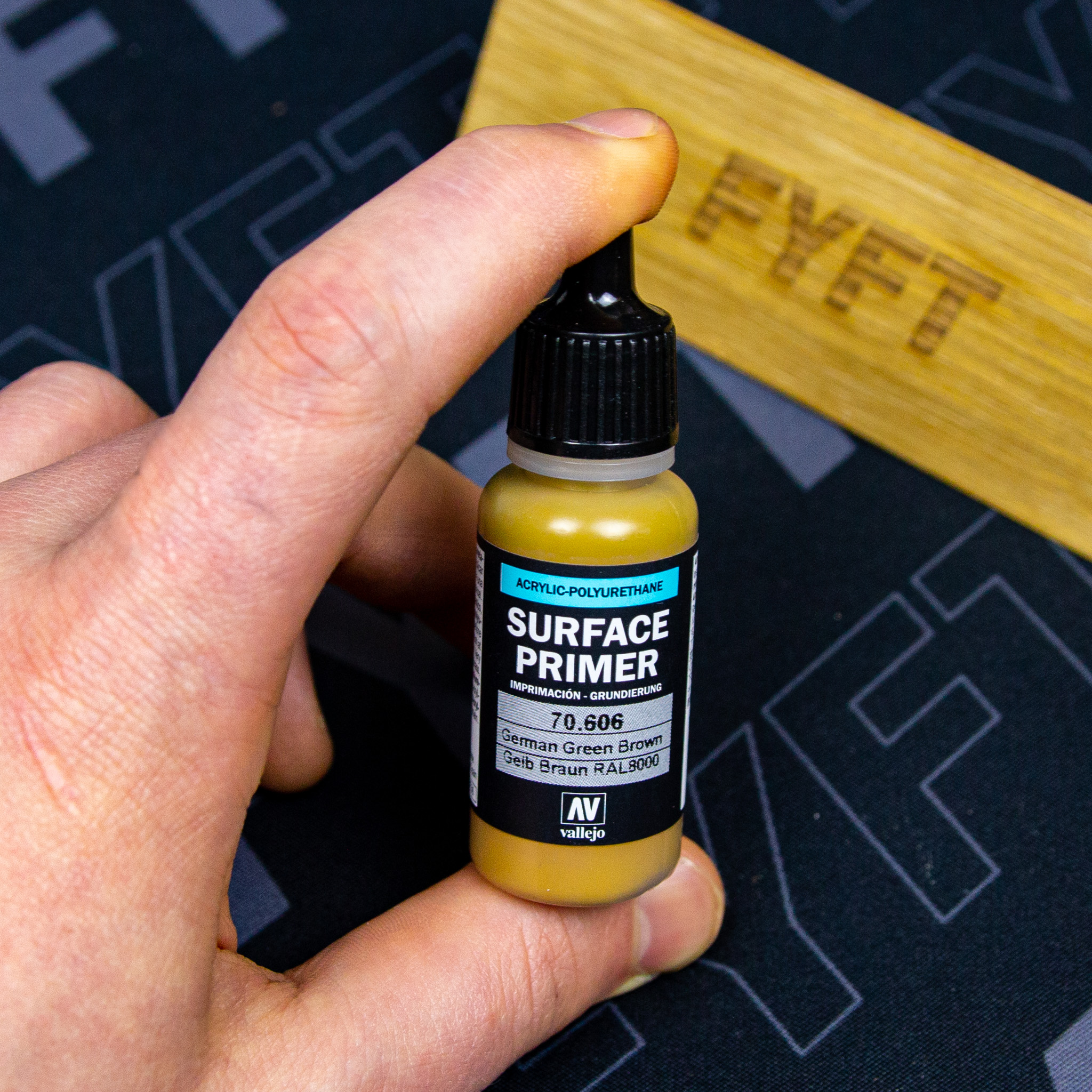 Vallejo Surface Primer 70606 German Green Brown 17ml