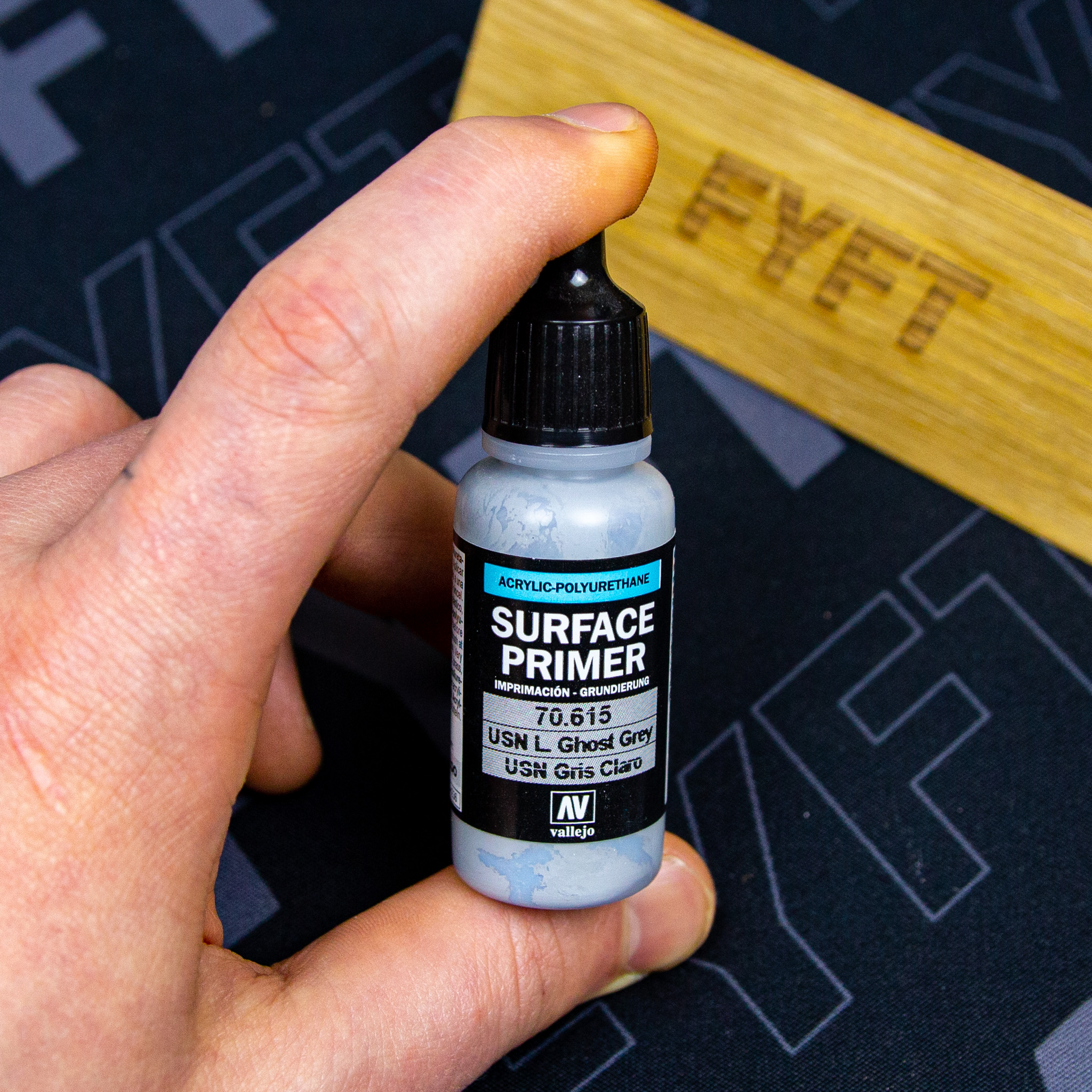 Vallejo Surface Primer 70615 USN Light Ghost Grey 17ml
