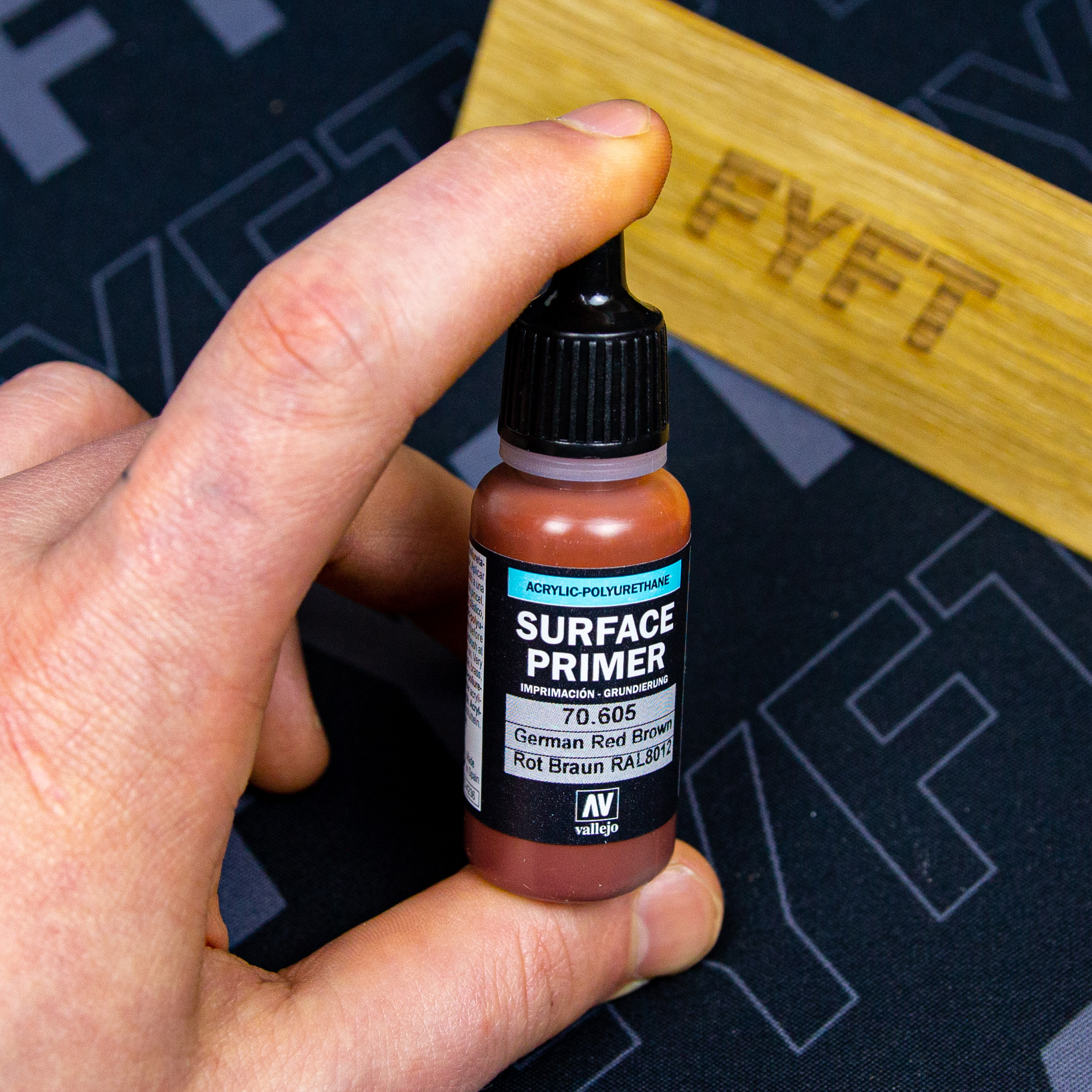 Vallejo Surface Primer 70605 German Red Brown 17ml