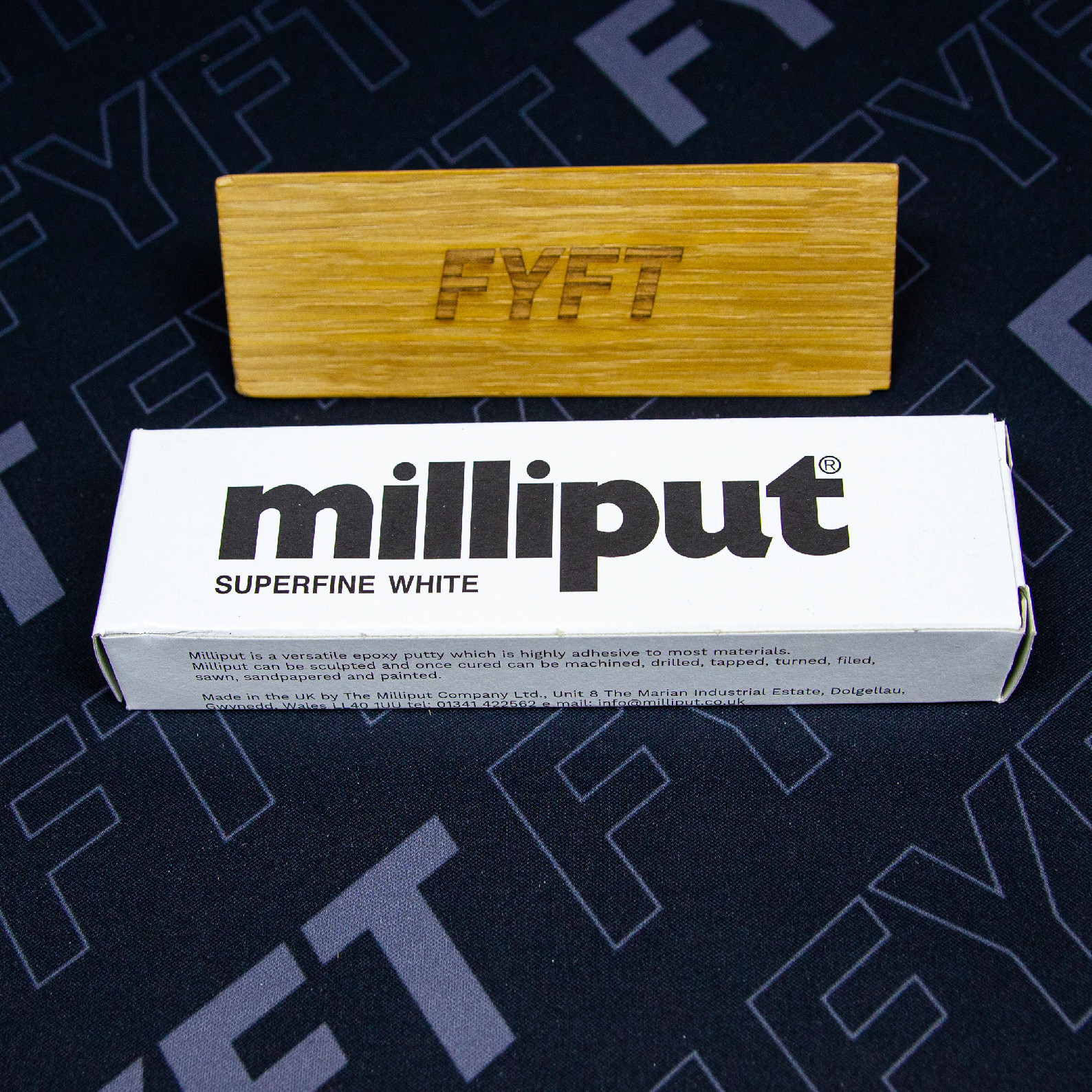 Milliput Super Fine White - 2 x 56 g (Green Stuff World)