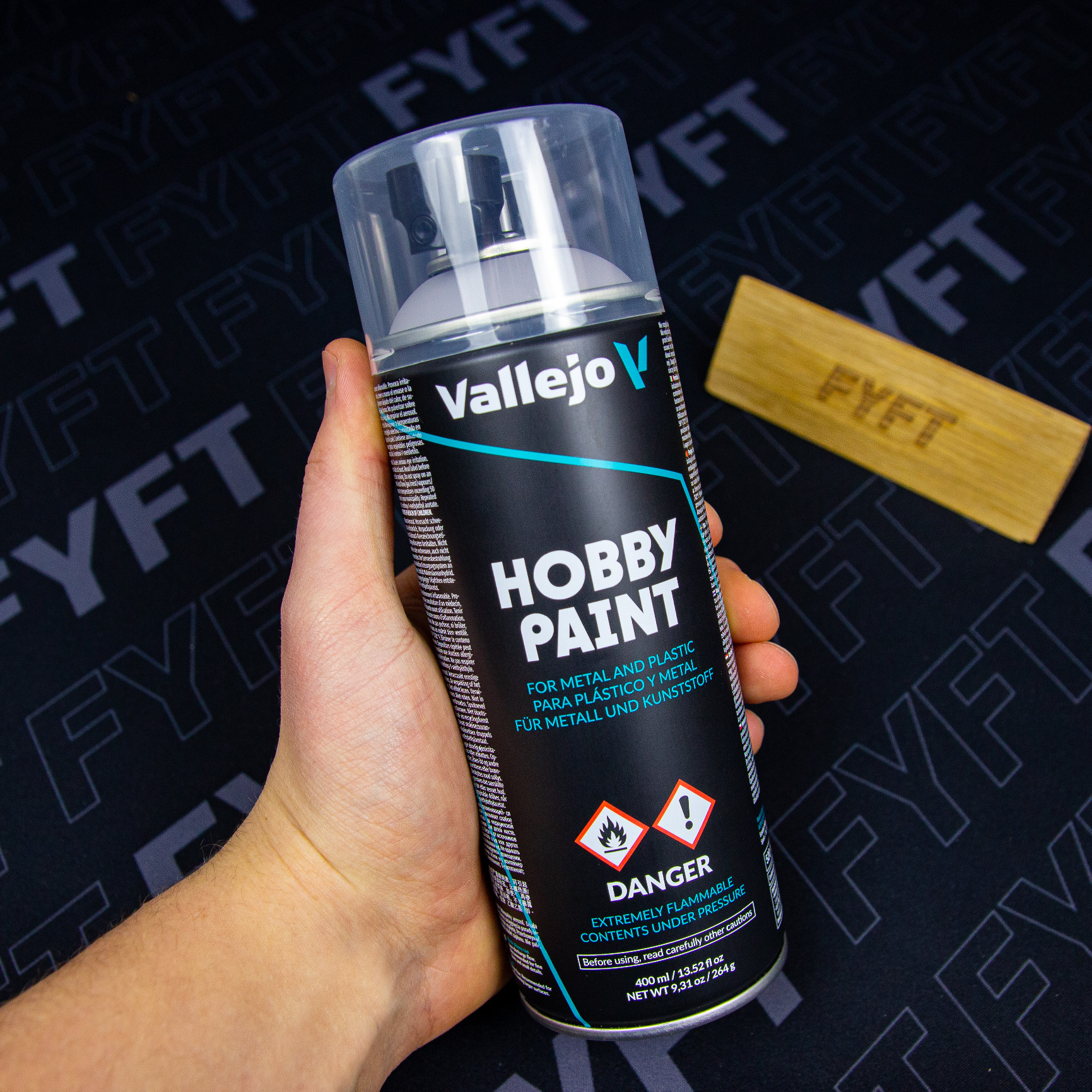 Vallejo Spray Color - Grey 400ml - barva ve spreji