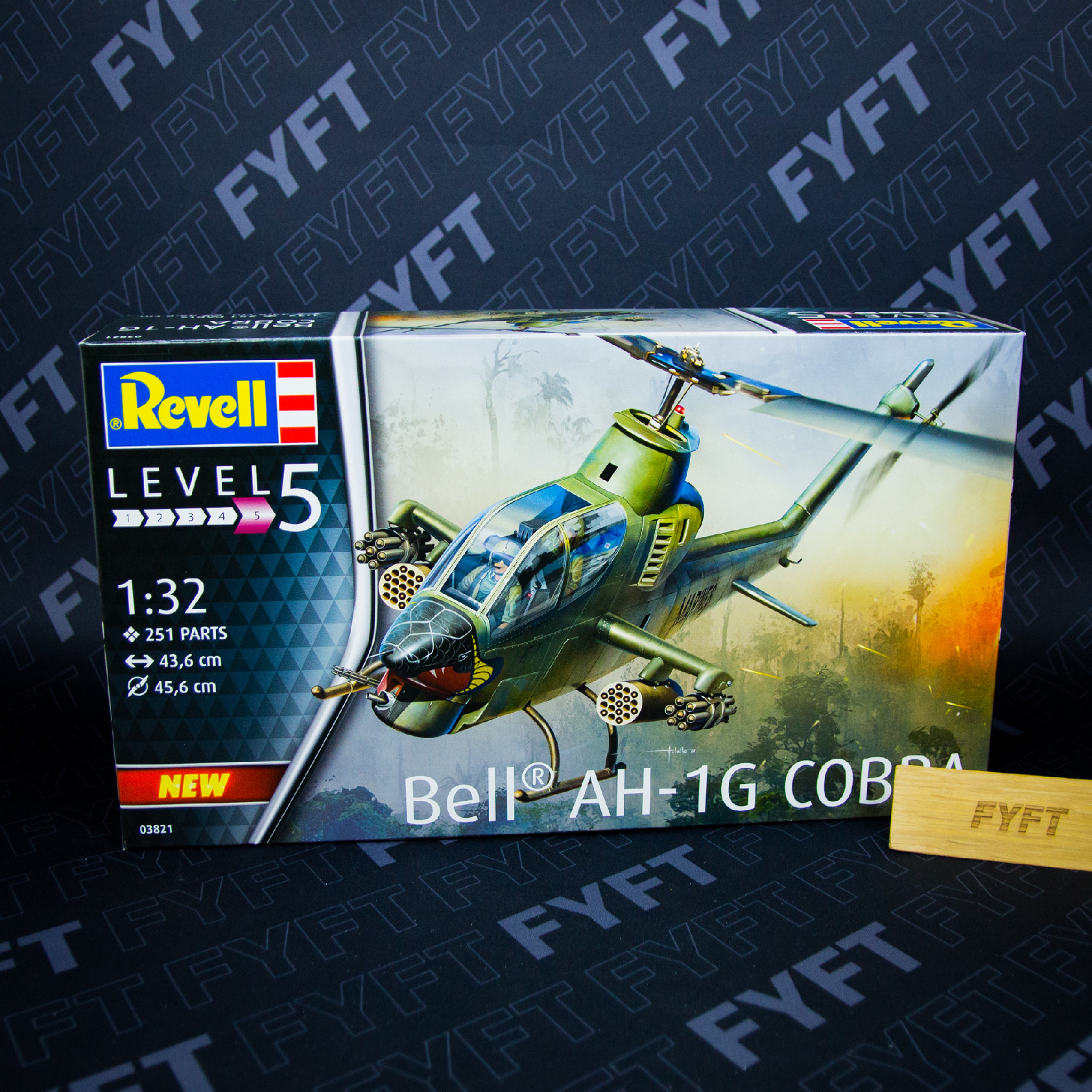 Plastikový model Bell AH-1G Cobra 1:32 (Revell)