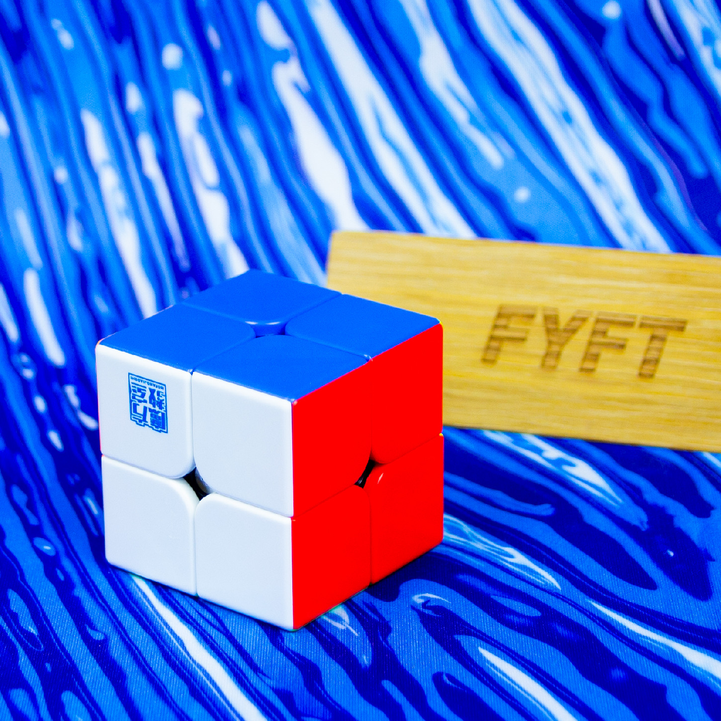 Meilong Robot M 2x2 (MFJS) - magnetická speedcube kostka Barva: Stickerless