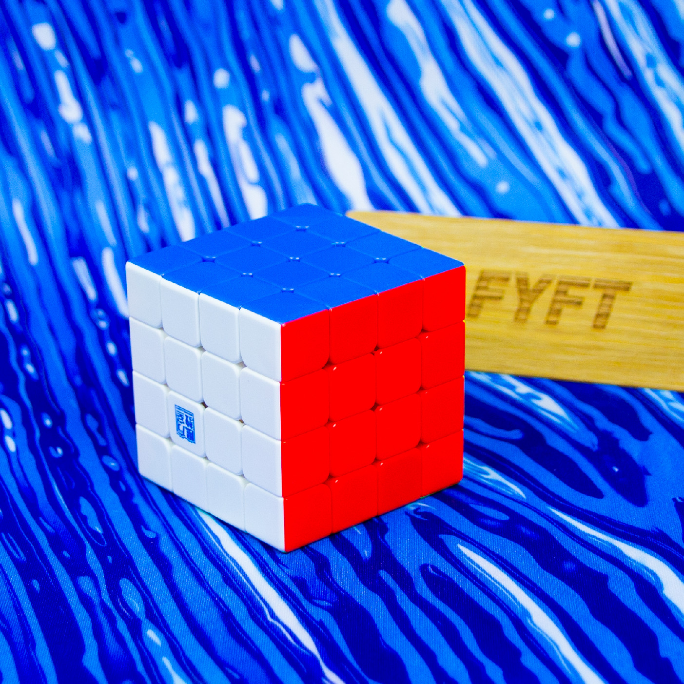 Meilong Robot M 4x4 (MFJS) - magnetická speedcube kostka Barva: Stickerless