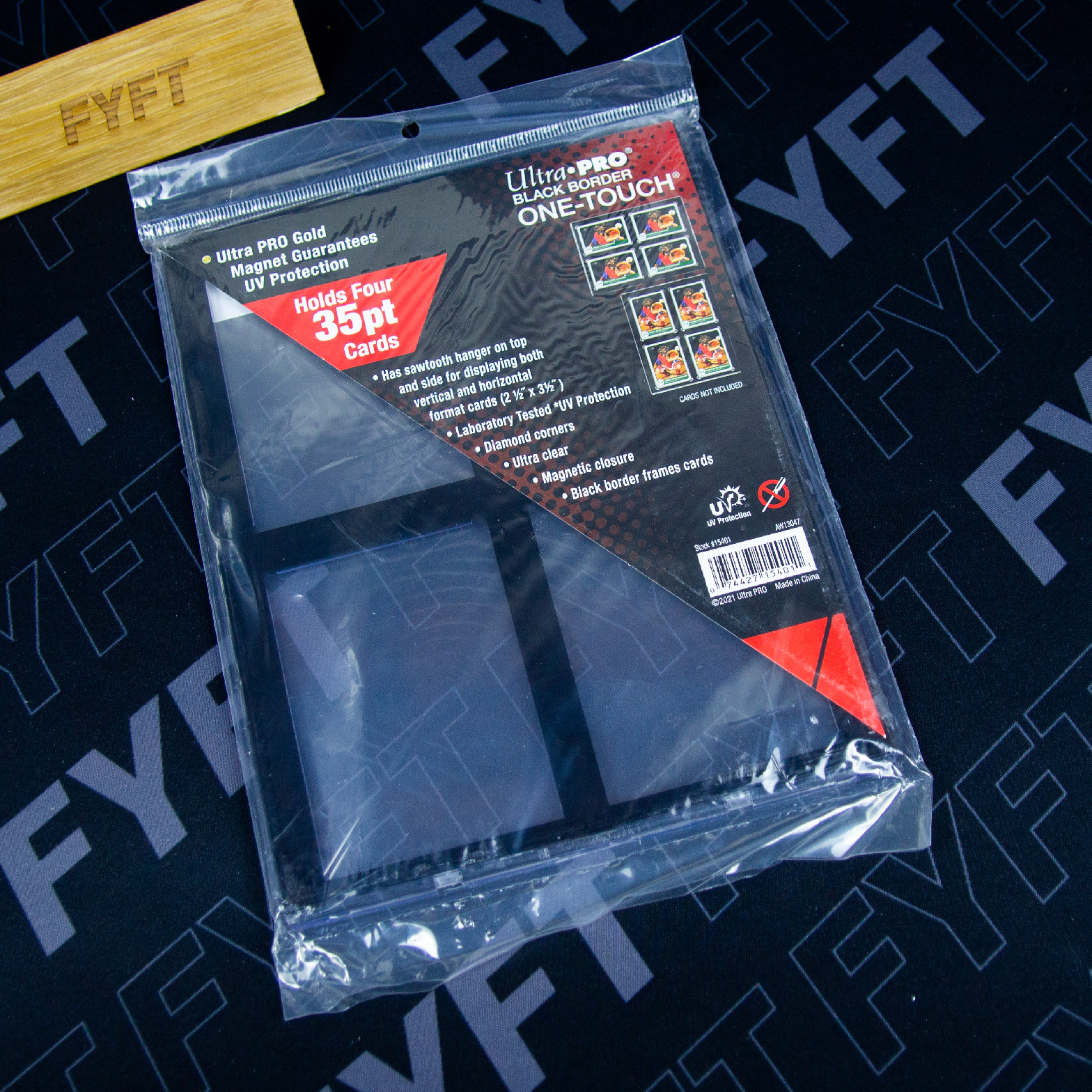 Ultra Pro UV One-Touch Magnetic Holder 4-Card 35pt Black (Ultra Pro)