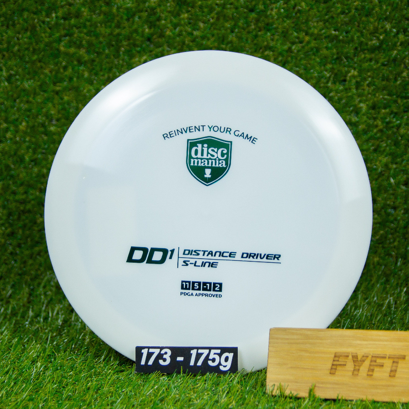 DD1 - S-line (Discmania) - distance driver Barva: Bílá 173-175g
