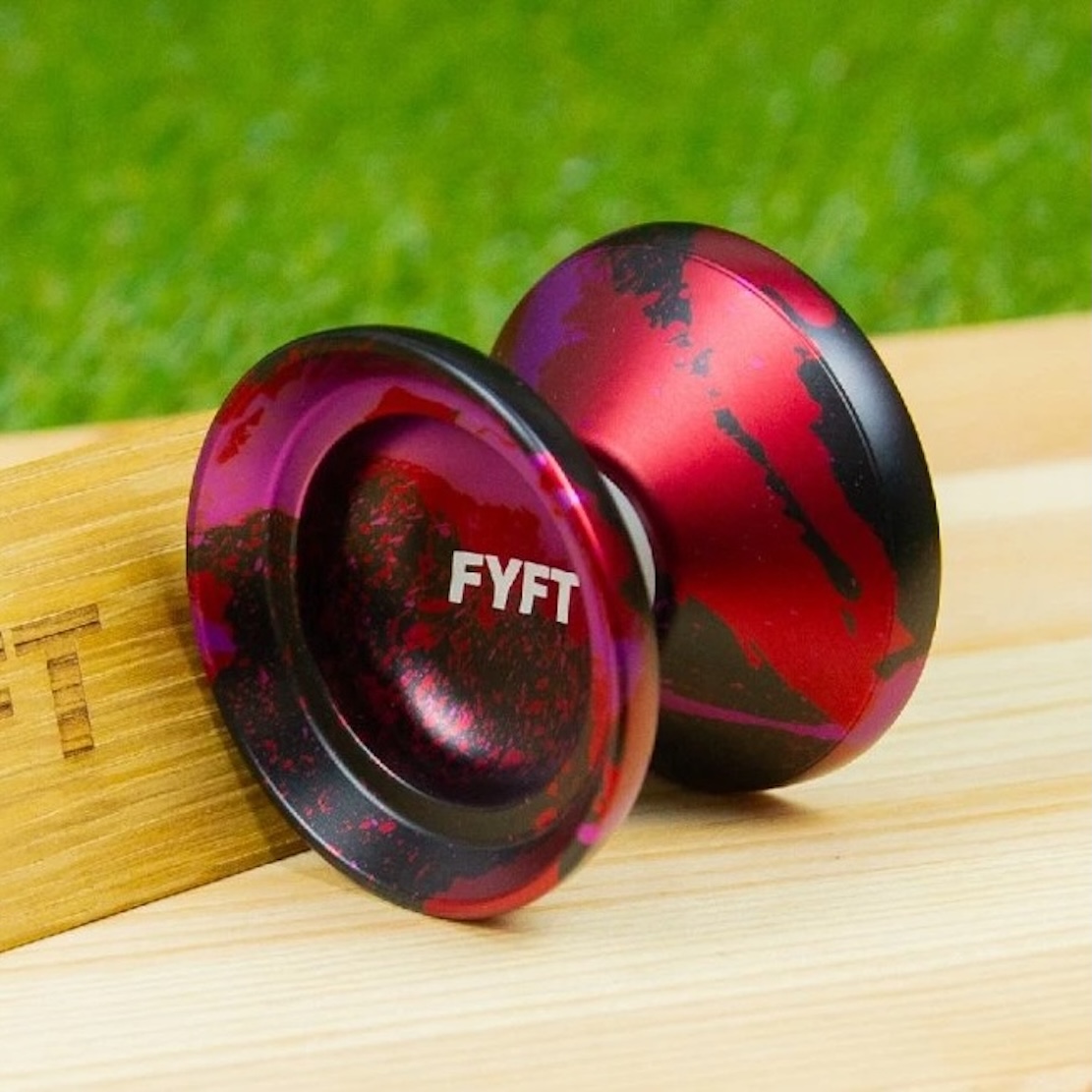 FYFT yoyo V3 (Vosun) - ideální první kovové yoyo od Fyftu Barva: Černá - růžová