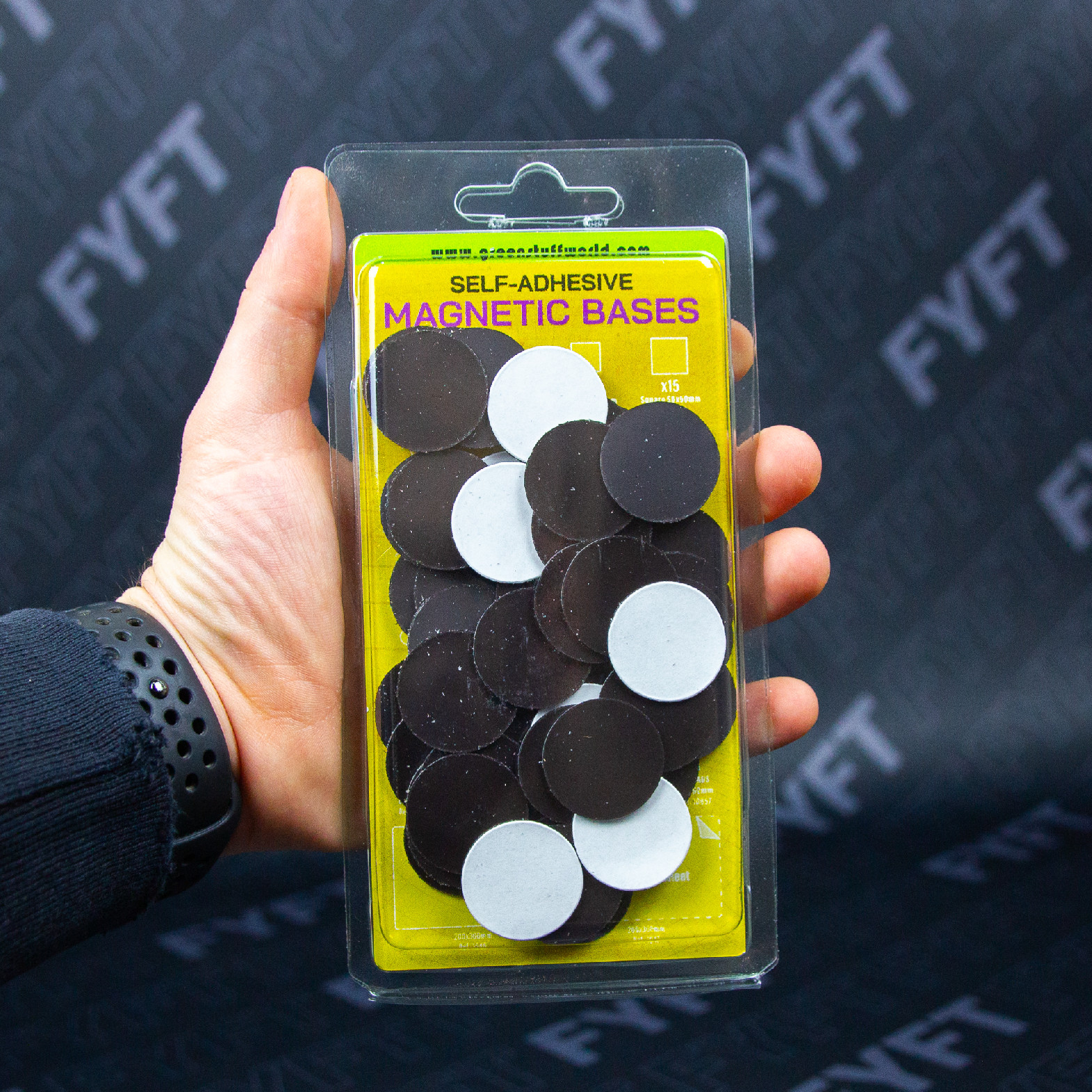 Self-adhesive Magnetic Bases - Round 25 mm (Green Stuff World)