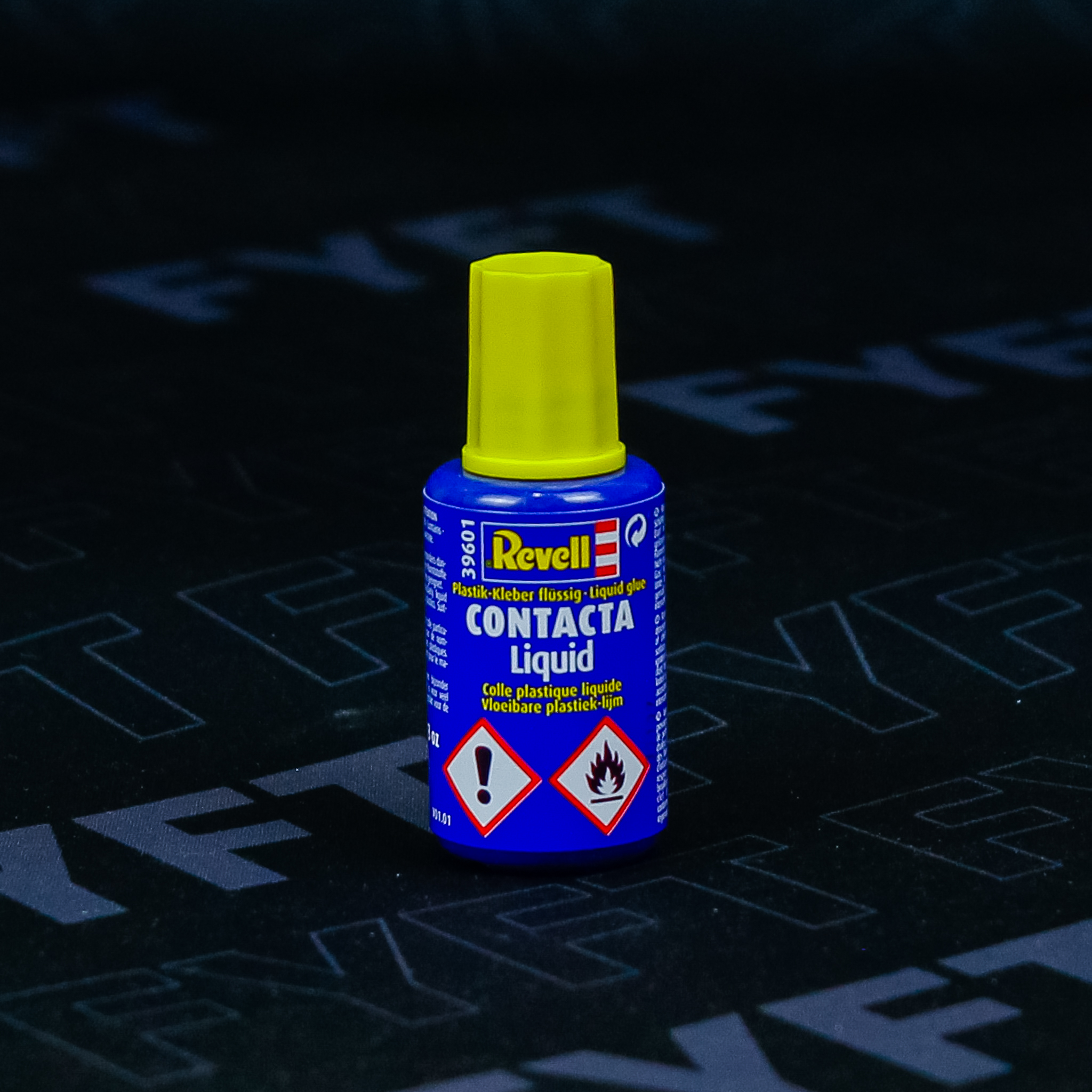 Revell Contacta Liquid 39601 extrařídké tekuté lepidlo 18 g