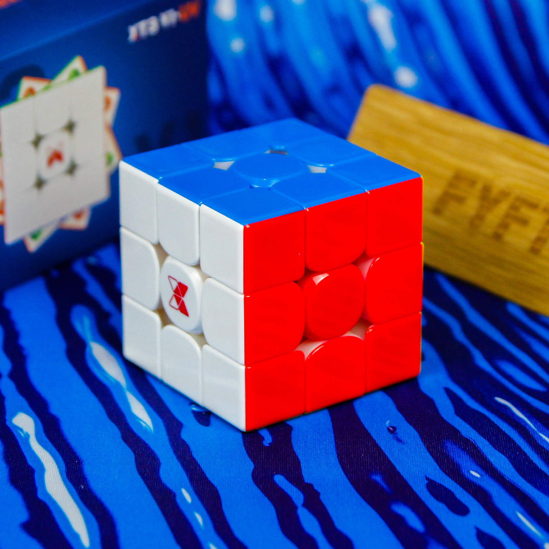 X-Man XT3 V1 3x3 (QiYI) Speedcube kostka Barva: Flagship