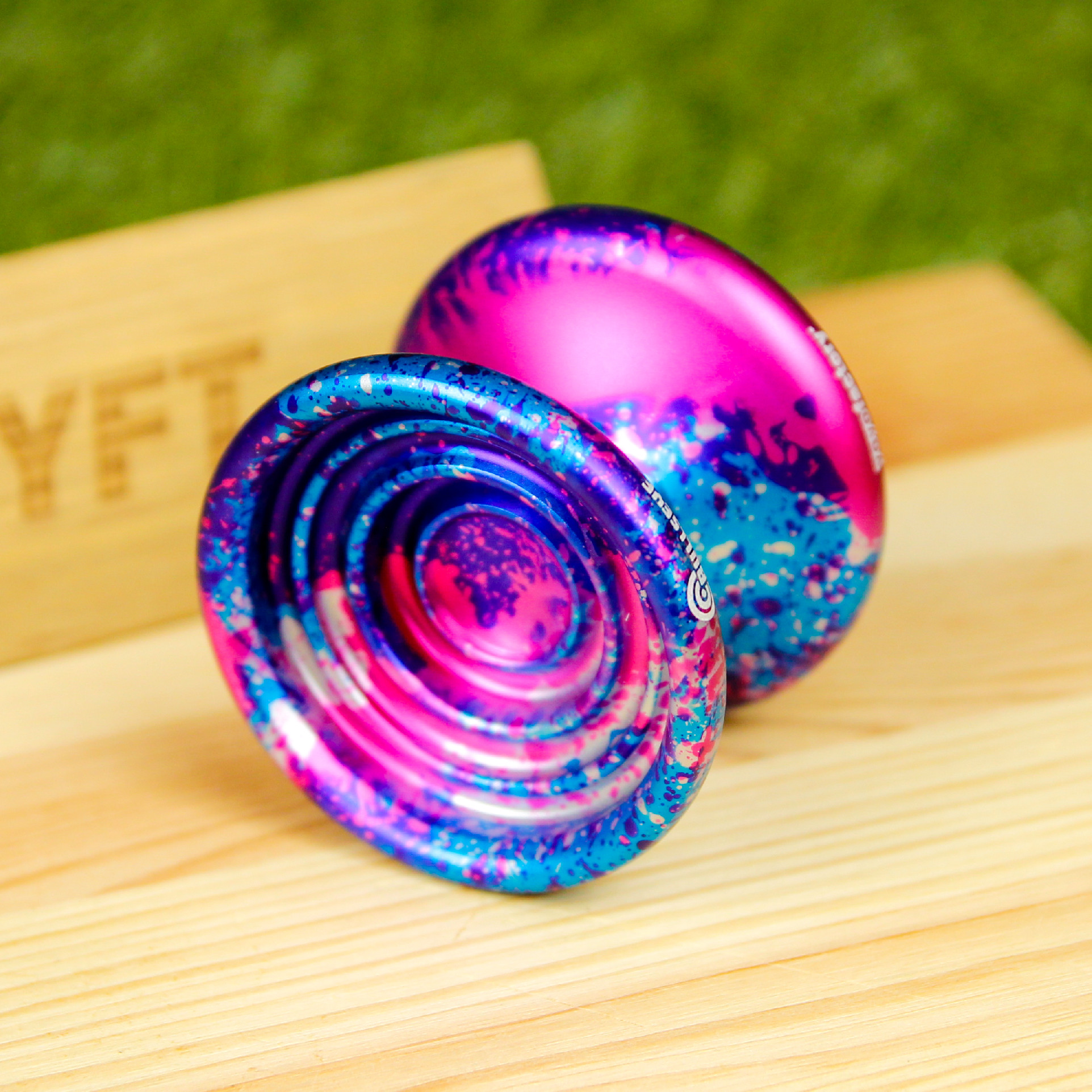 YoYoFactory Bullseye (YoyoFactory) Barva: Blue Pink